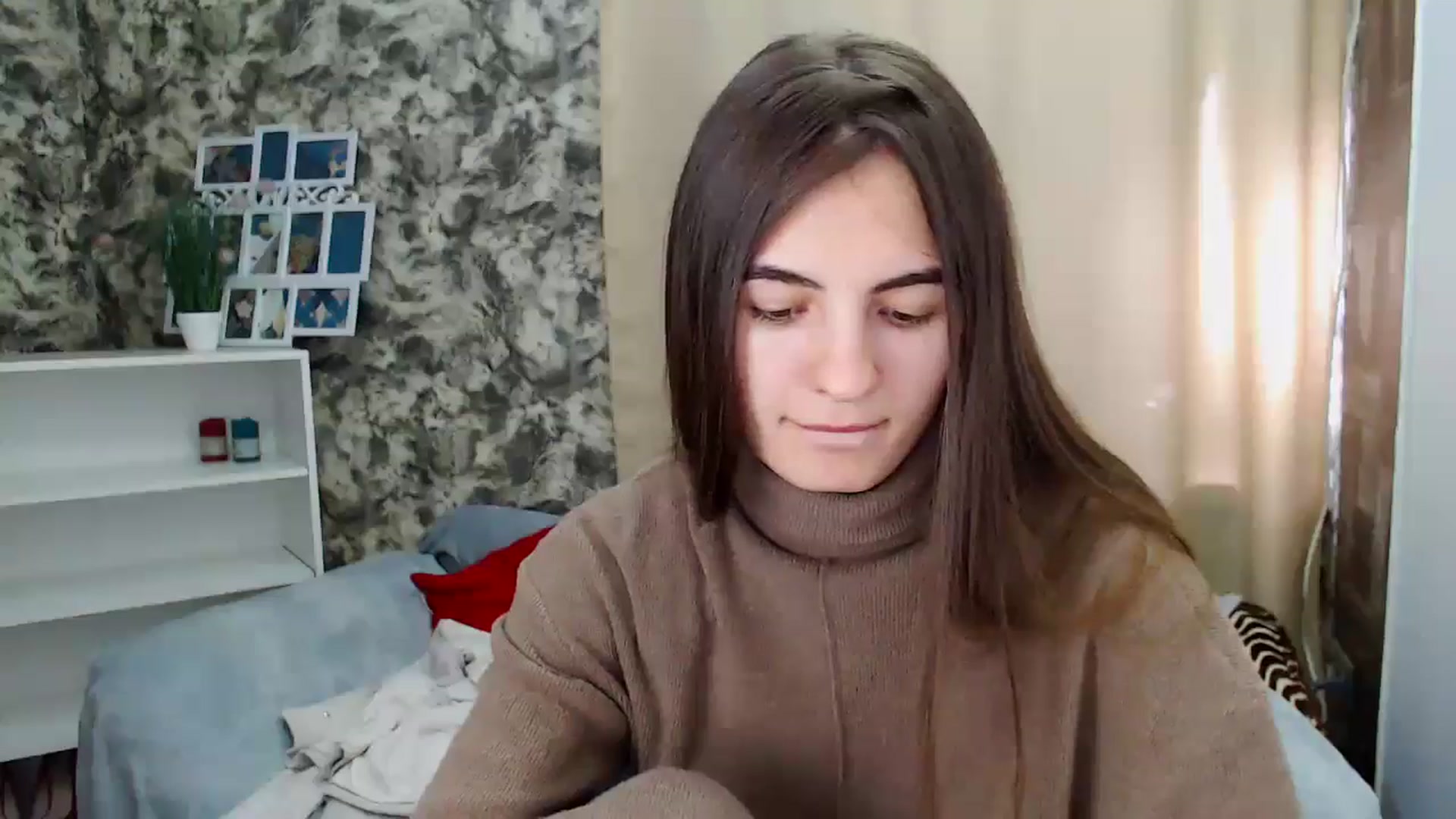 Gallery image thumbnail from KristinaMFC's myfreecams stream on, 10/20/2024, 10:38 image 18 of 20