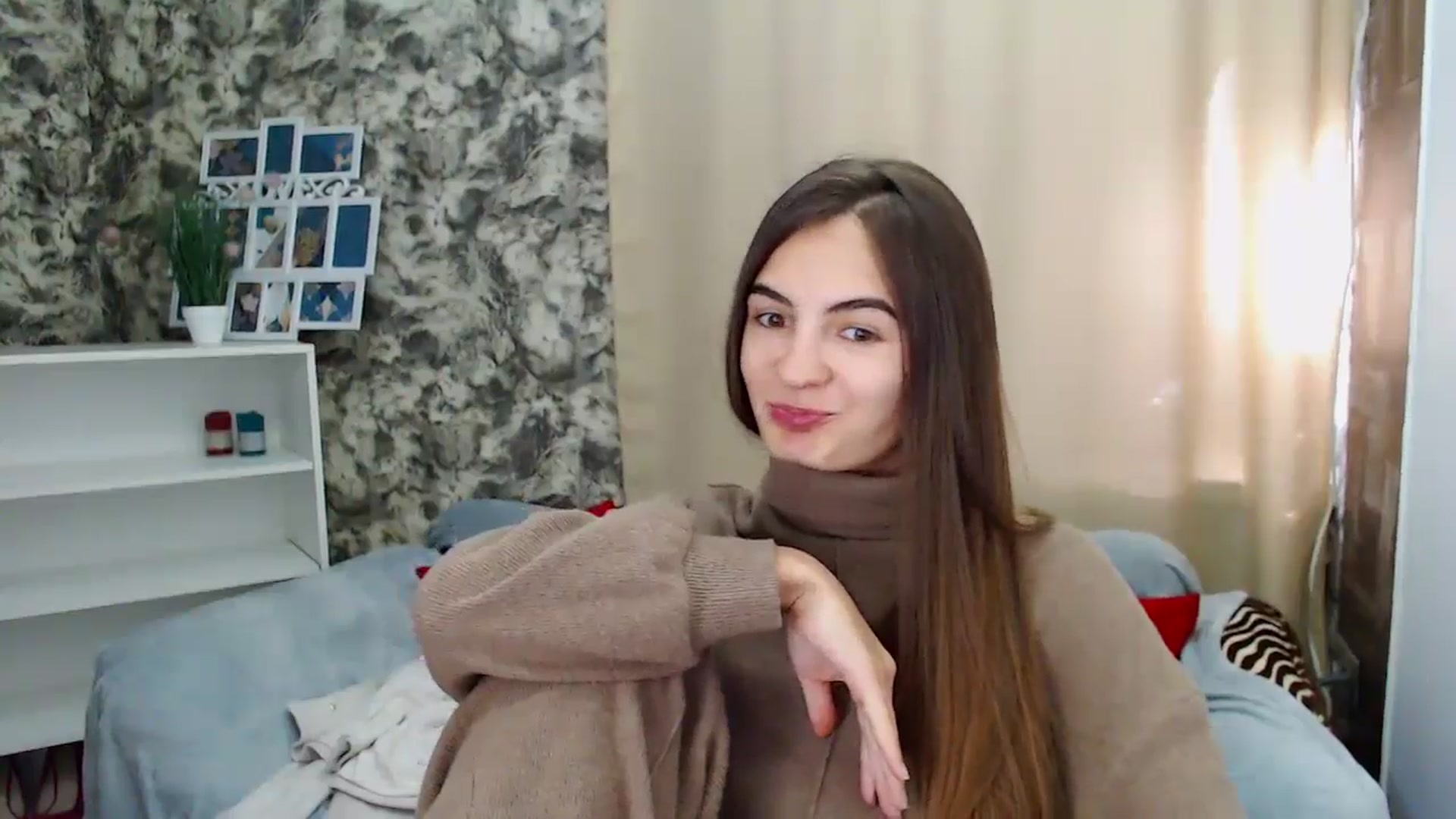 Gallery image thumbnail from KristinaMFC's myfreecams stream on, 10/20/2024, 10:38 image 13 of 20