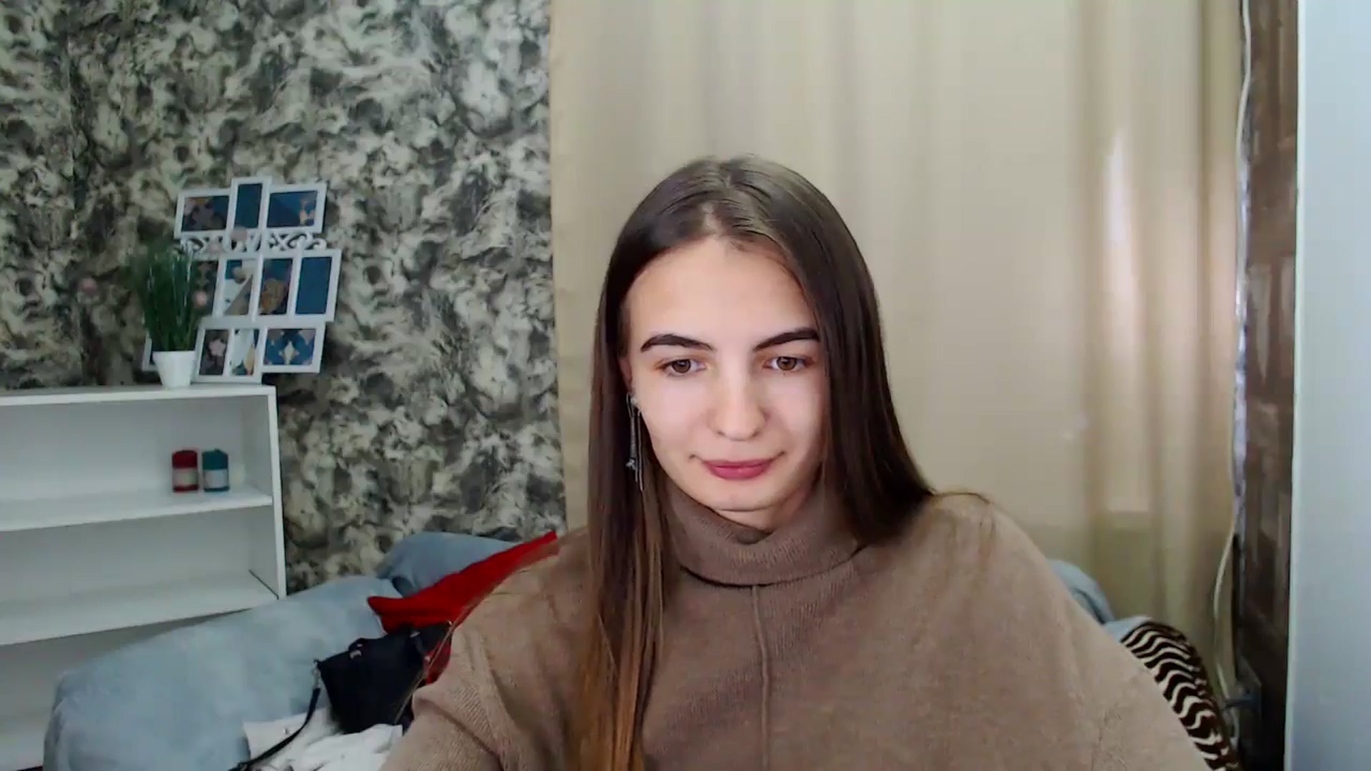 Gallery image thumbnail from KristinaMFC's myfreecams stream on, 10/20/2024, 11:28 image 16 of 20
