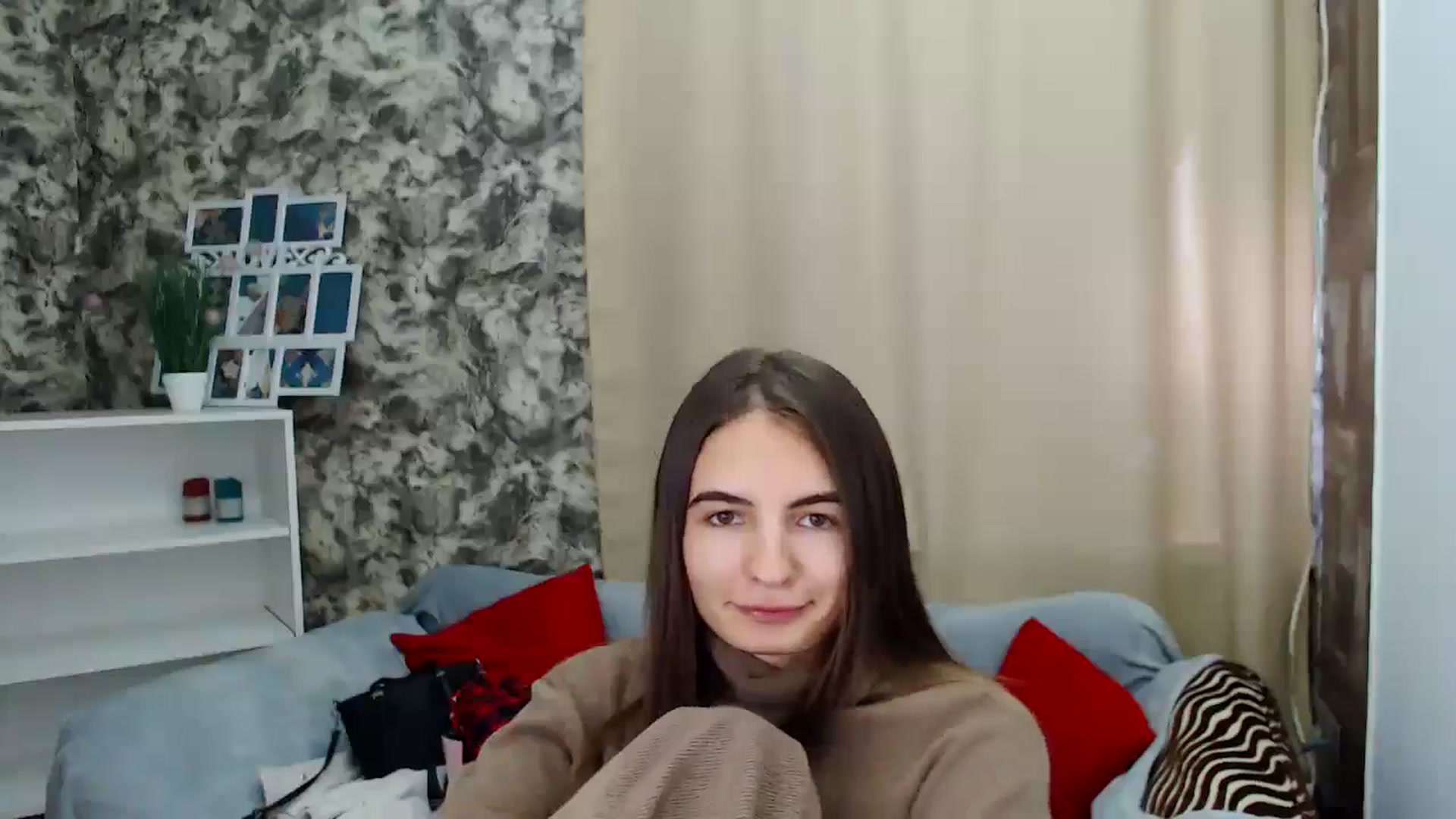 Gallery image thumbnail from KristinaMFC's myfreecams stream on, 10/20/2024, 11:28 image 20 of 20