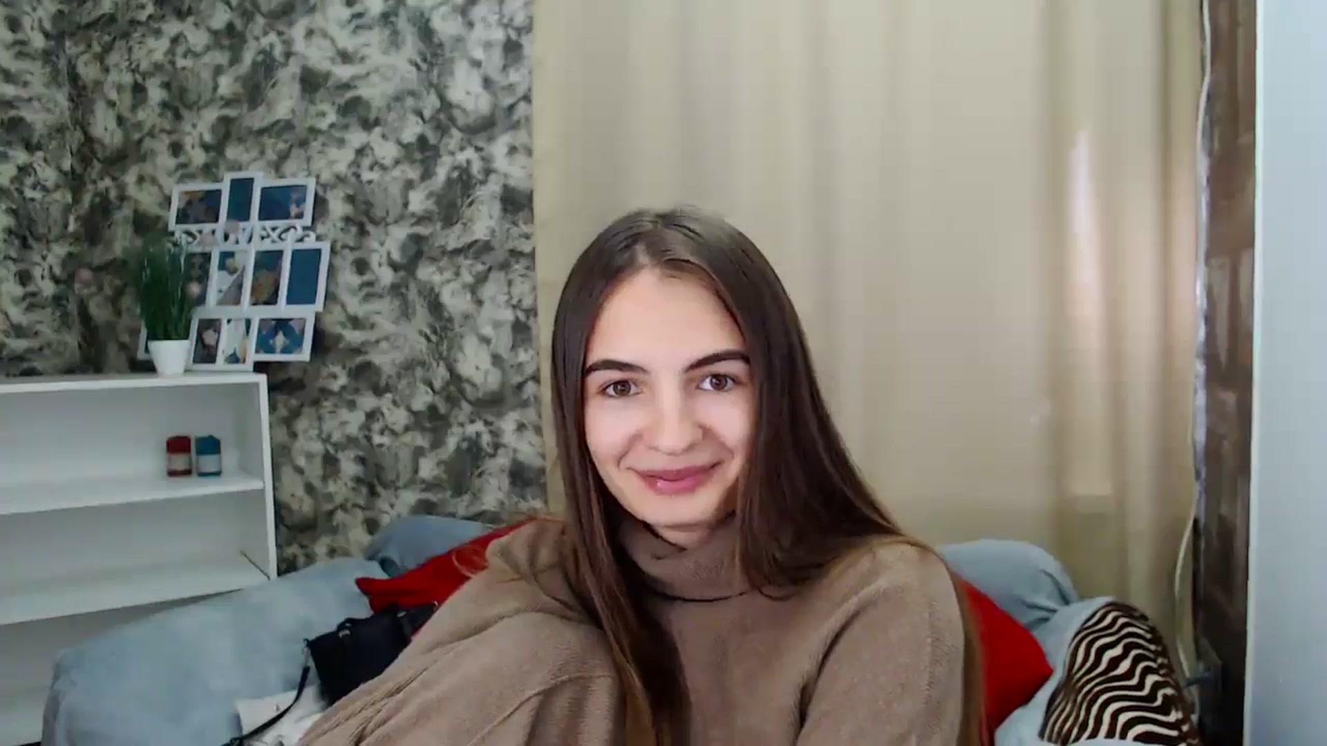 Gallery image thumbnail from KristinaMFC's myfreecams stream on, 10/20/2024, 11:28 image 17 of 20