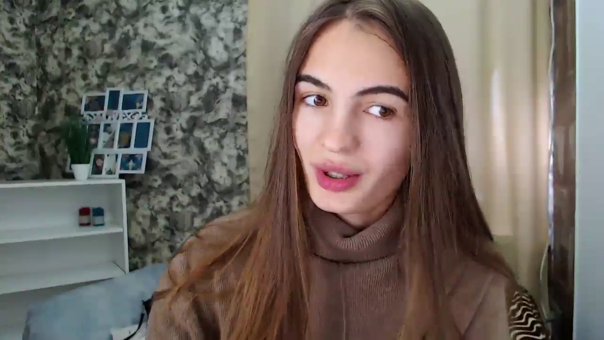 Gallery image thumbnail from KristinaMFC's myfreecams stream on, 10/20/2024, 11:28 image 3 of 20