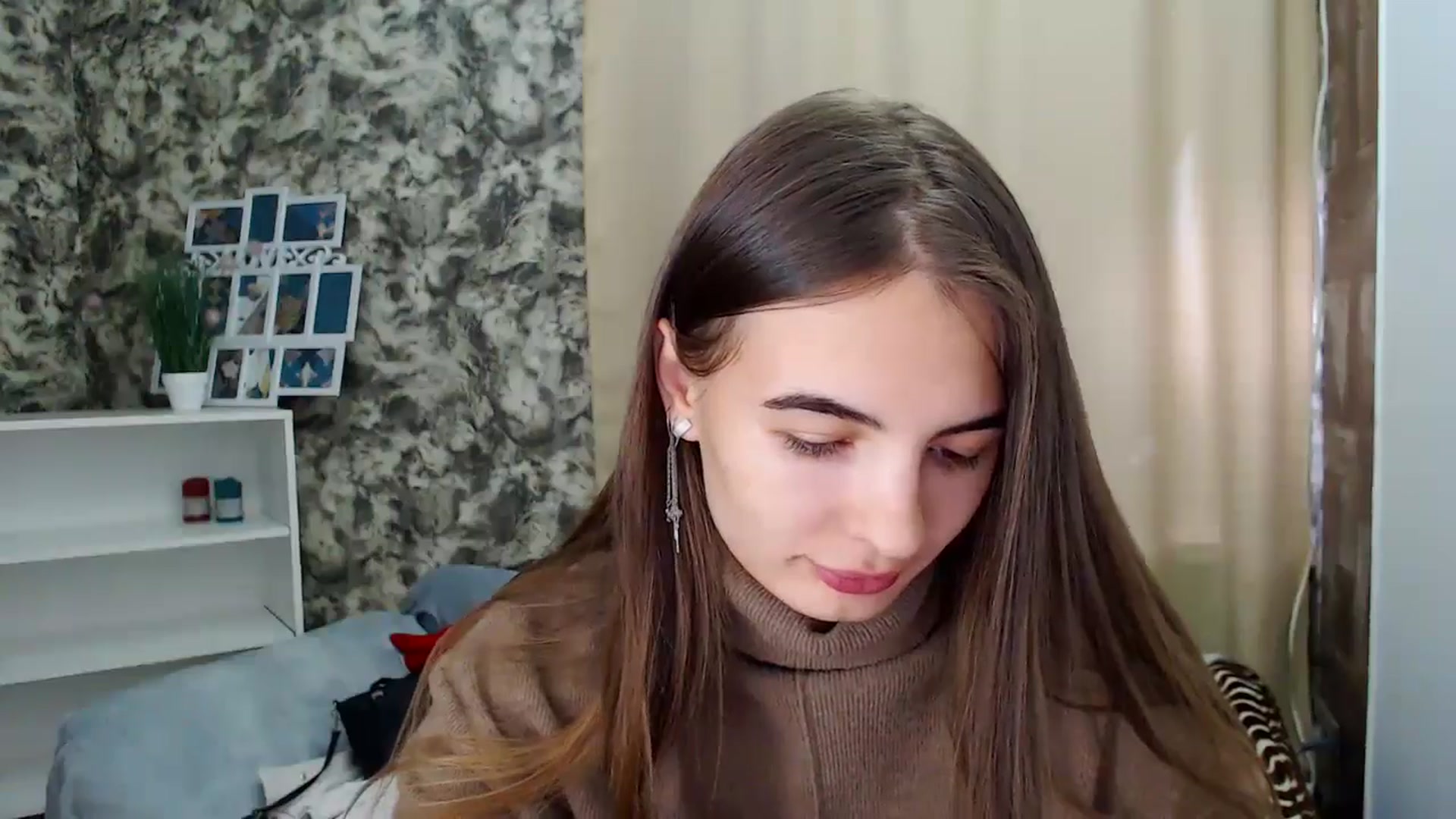Gallery image thumbnail from KristinaMFC's myfreecams stream on, 10/20/2024, 11:28 image 14 of 20