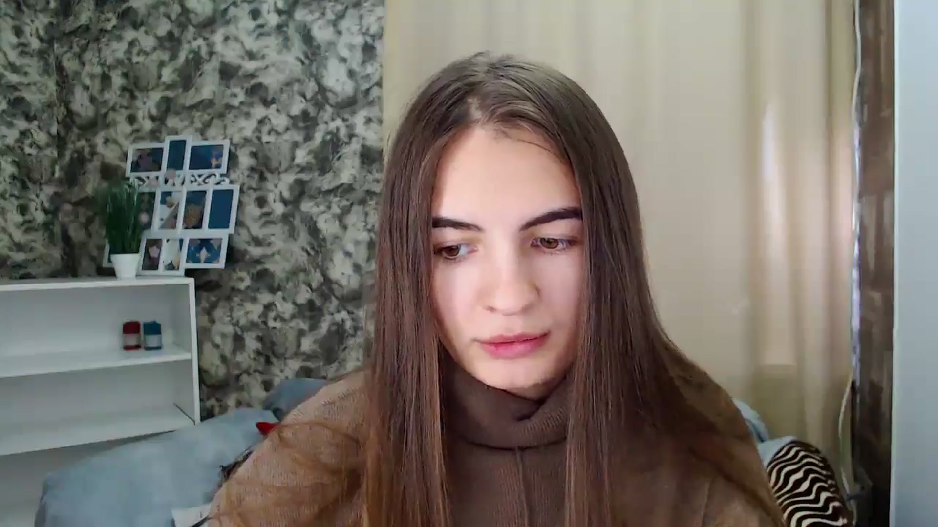Gallery image thumbnail from KristinaMFC's myfreecams stream on, 10/20/2024, 11:28 image 4 of 20