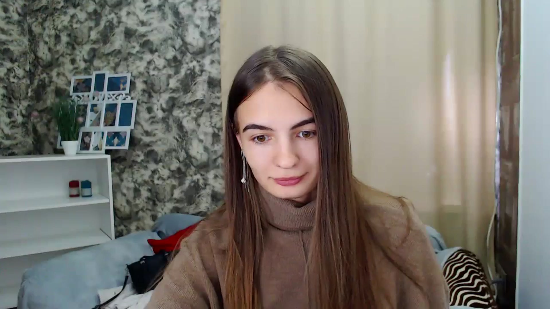 Gallery image thumbnail from KristinaMFC's myfreecams stream on, 10/20/2024, 11:28 image 15 of 20