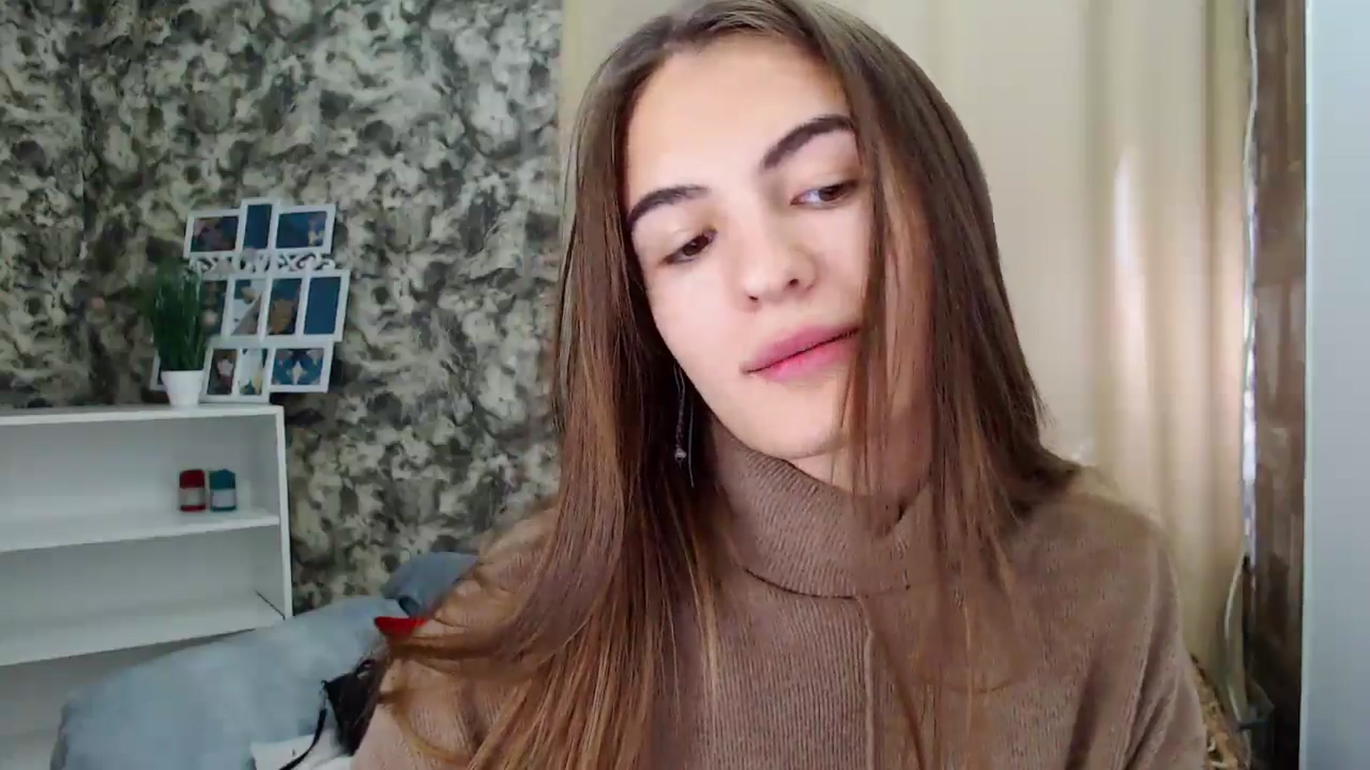 Gallery image thumbnail from KristinaMFC's myfreecams stream on, 10/20/2024, 11:28 image 2 of 20