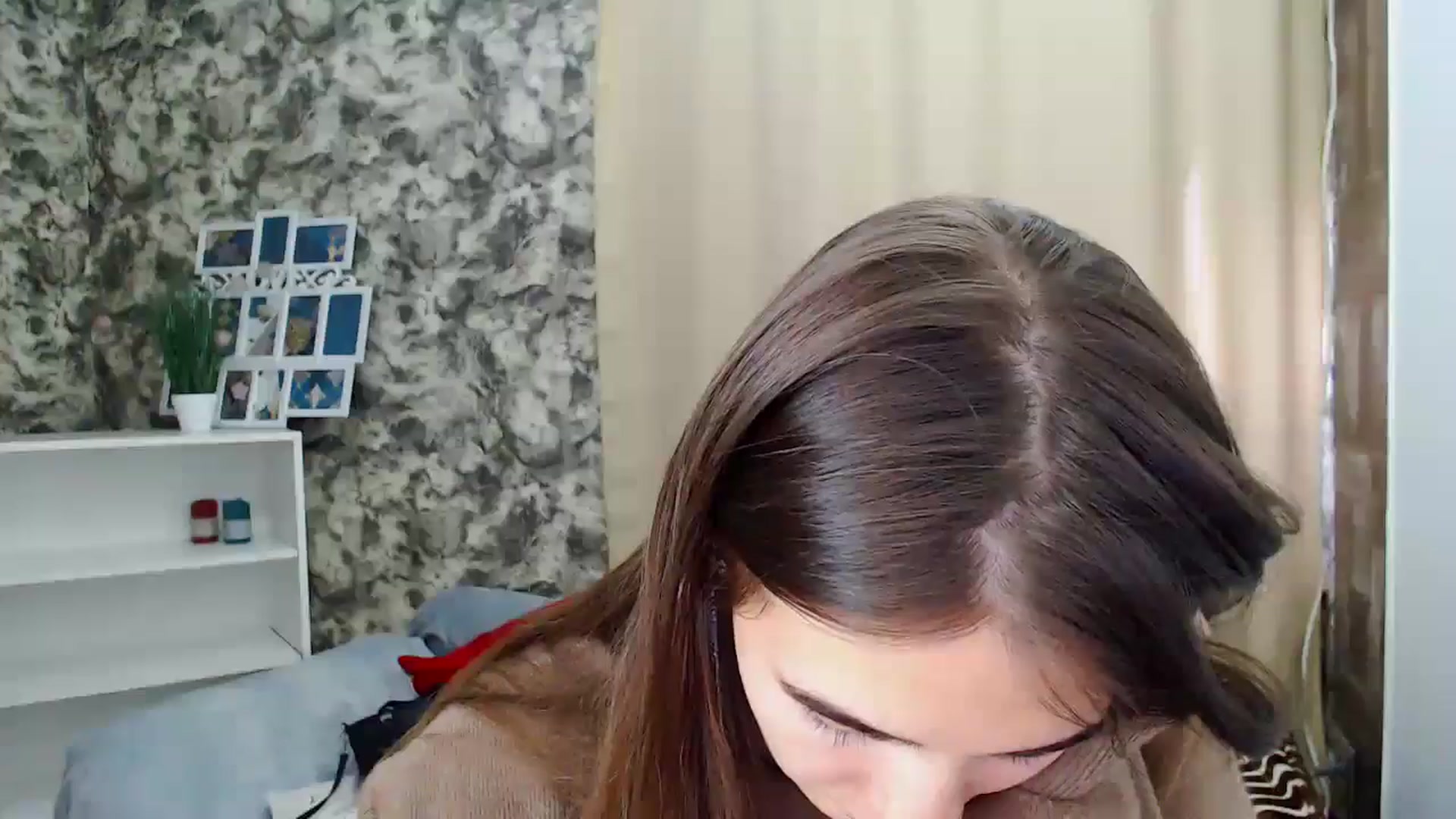 Gallery image thumbnail from KristinaMFC's myfreecams stream on, 10/20/2024, 11:28 image 9 of 20