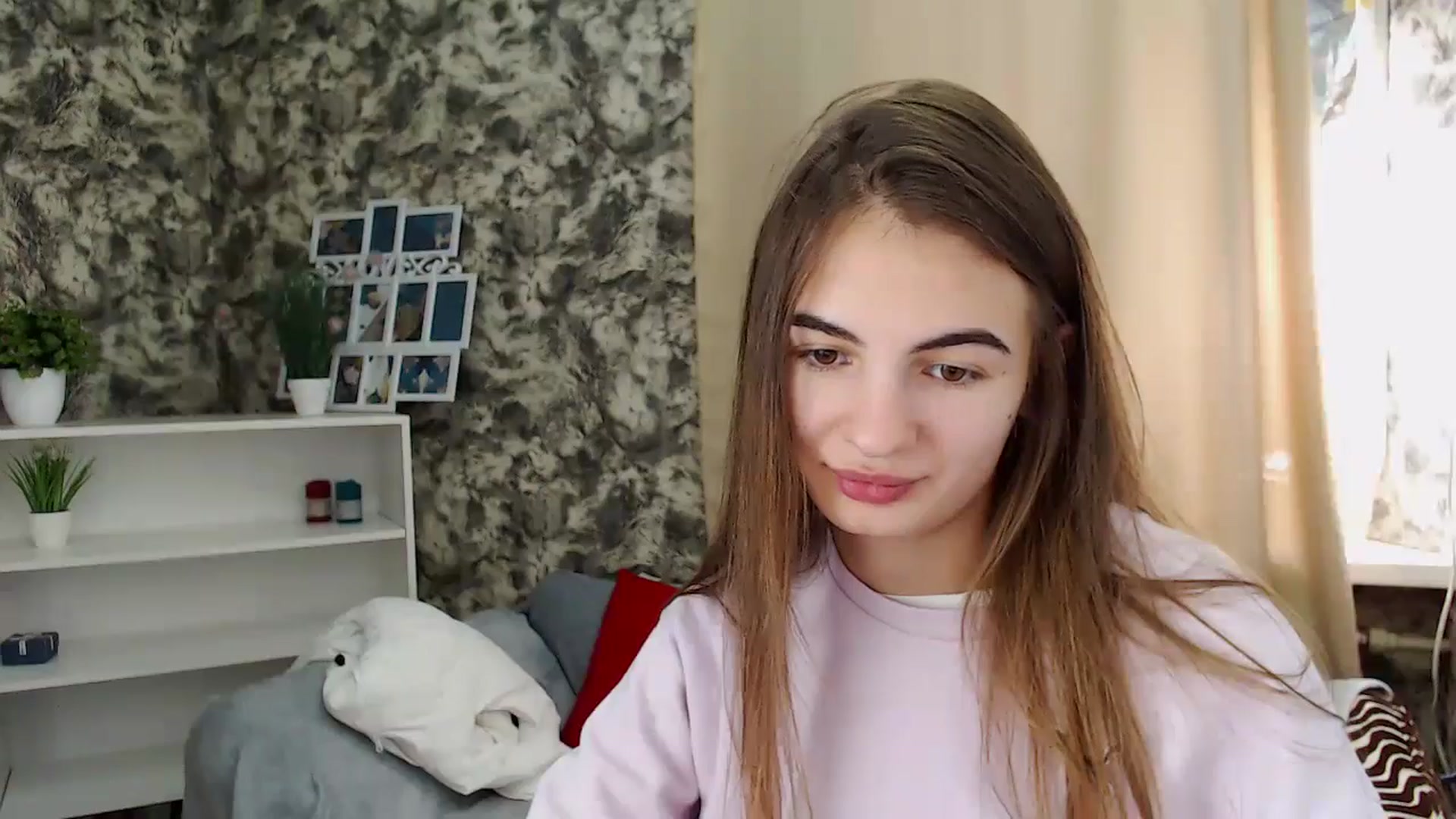 Gallery image thumbnail from KristinaMFC's myfreecams stream on, 10/24/2024, 10:04 image 7 of 20