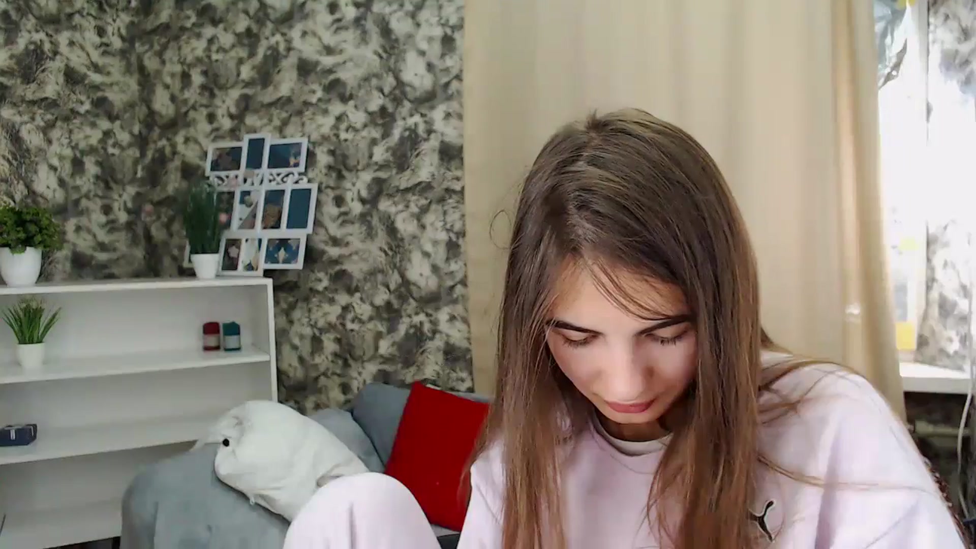 Gallery image thumbnail from KristinaMFC's myfreecams stream on, 10/24/2024, 10:04 image 11 of 20
