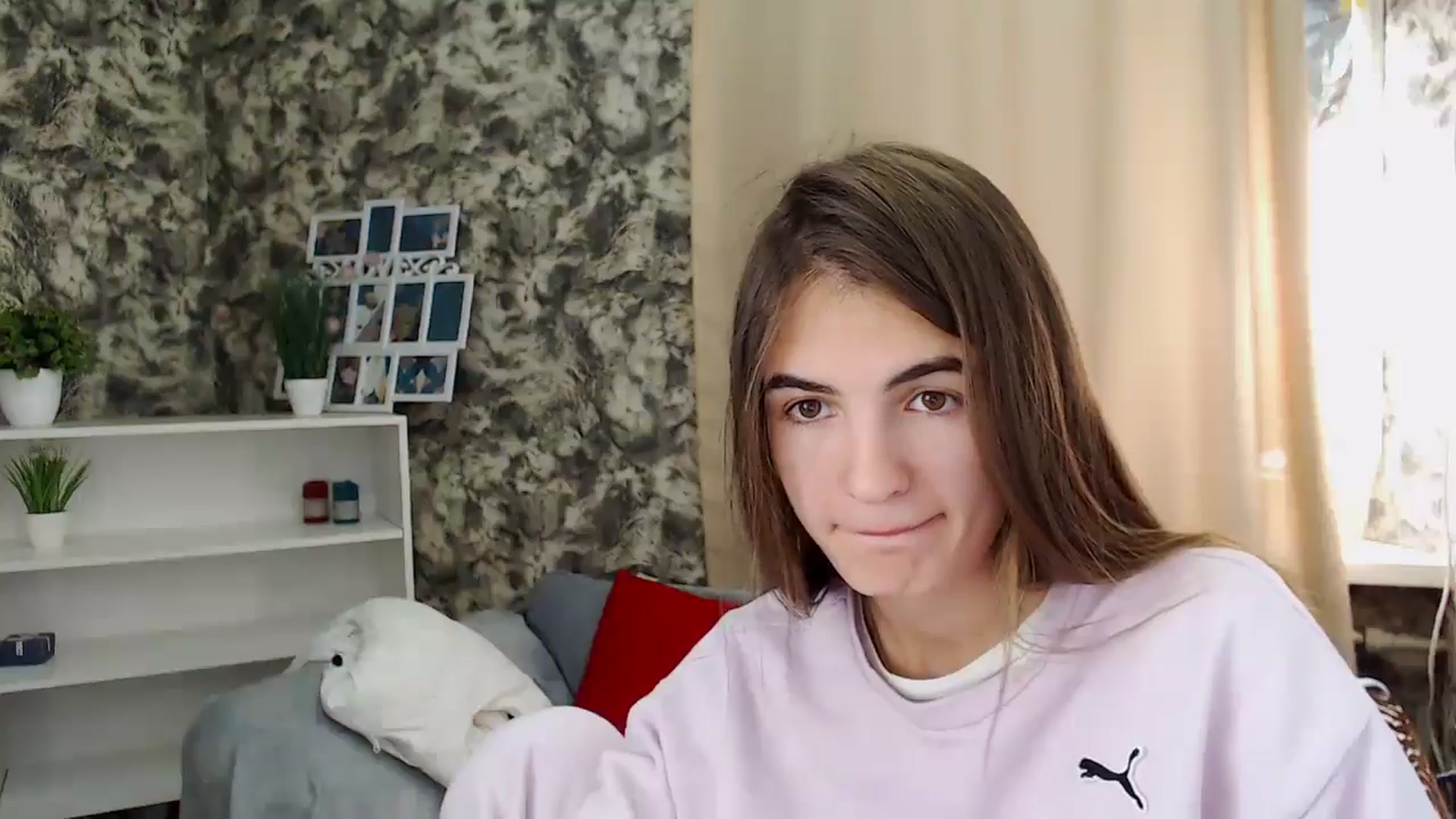 Gallery image thumbnail from KristinaMFC's myfreecams stream on, 10/24/2024, 10:04 image 14 of 20