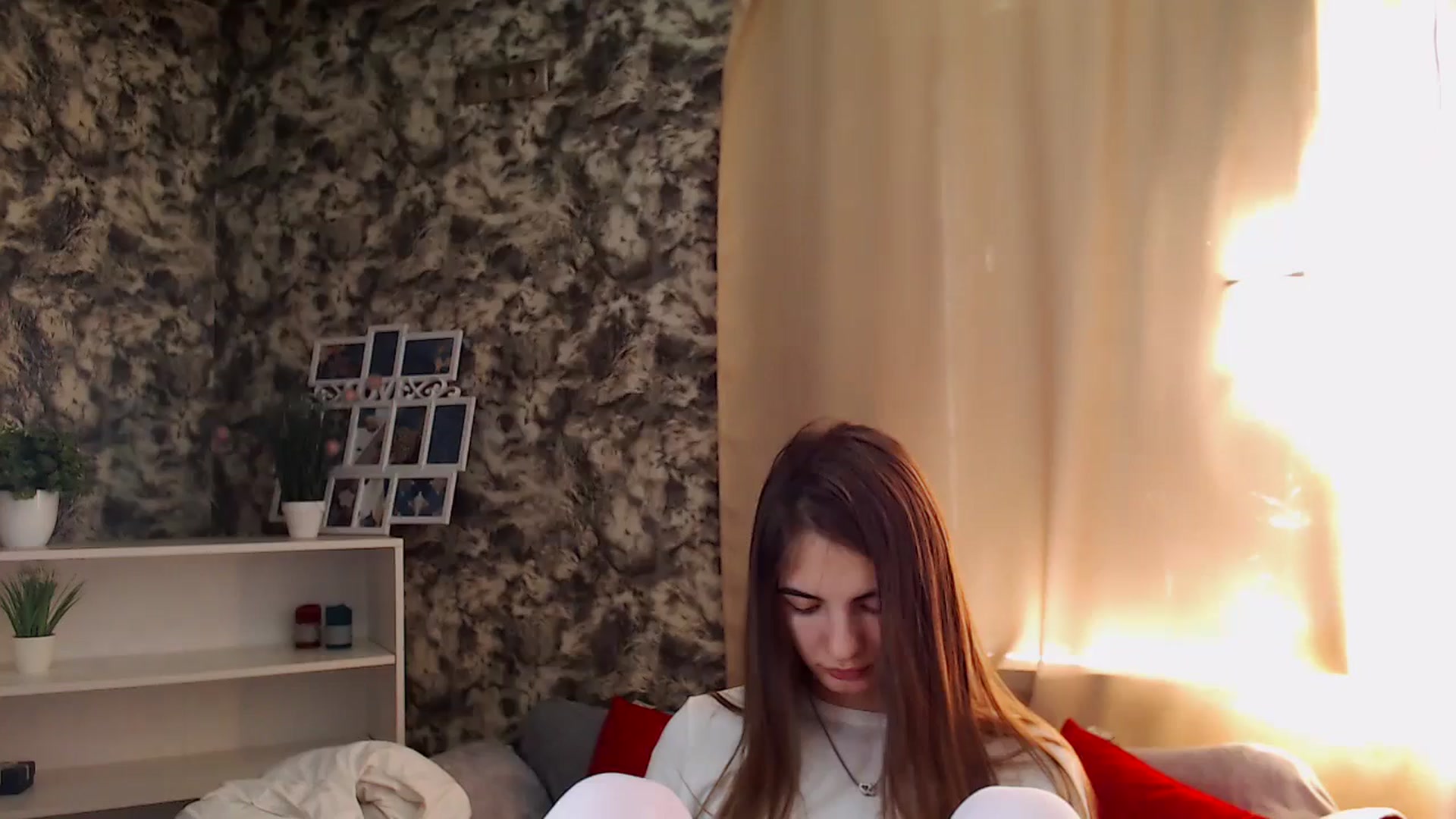 Gallery image thumbnail from KristinaMFC's myfreecams stream on, 10/24/2024, 11:22 image 11 of 20