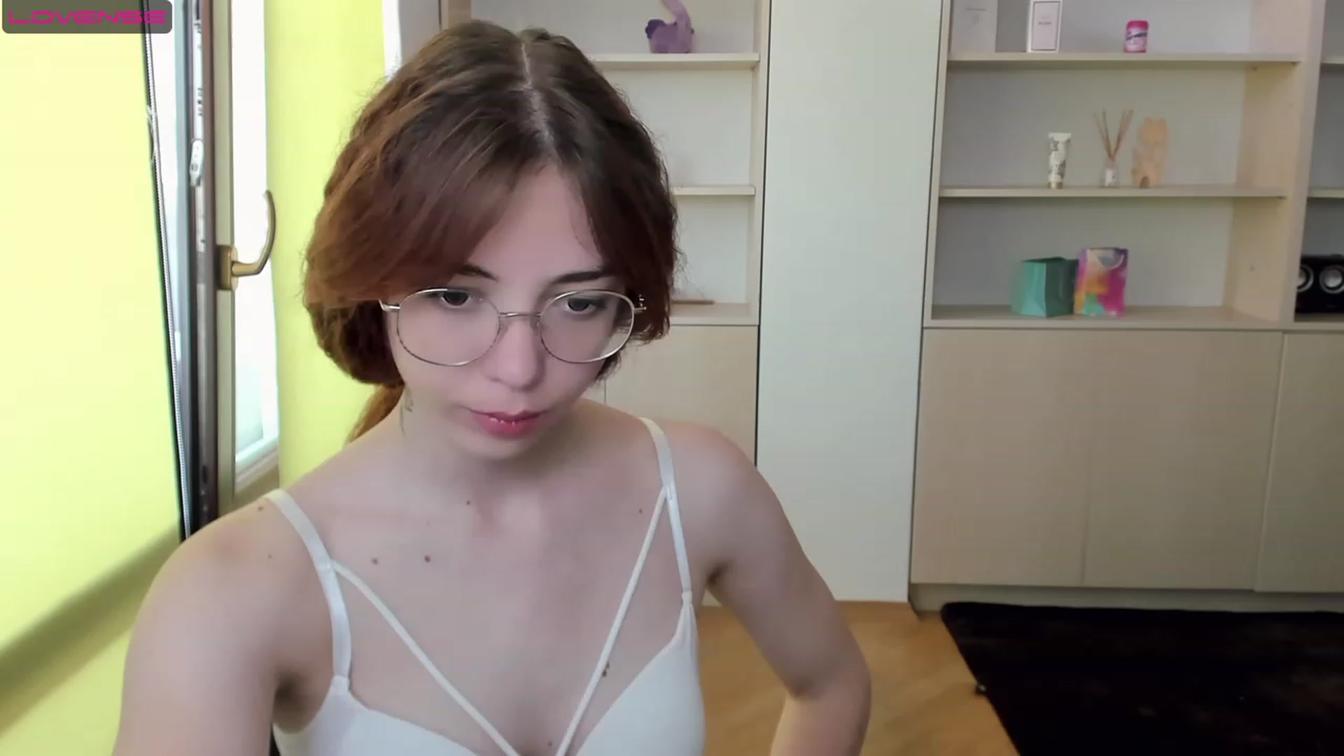 Gallery image thumbnail from KristinaRed's myfreecams stream on, 08/03/2023, 07:53 image 10 of 20