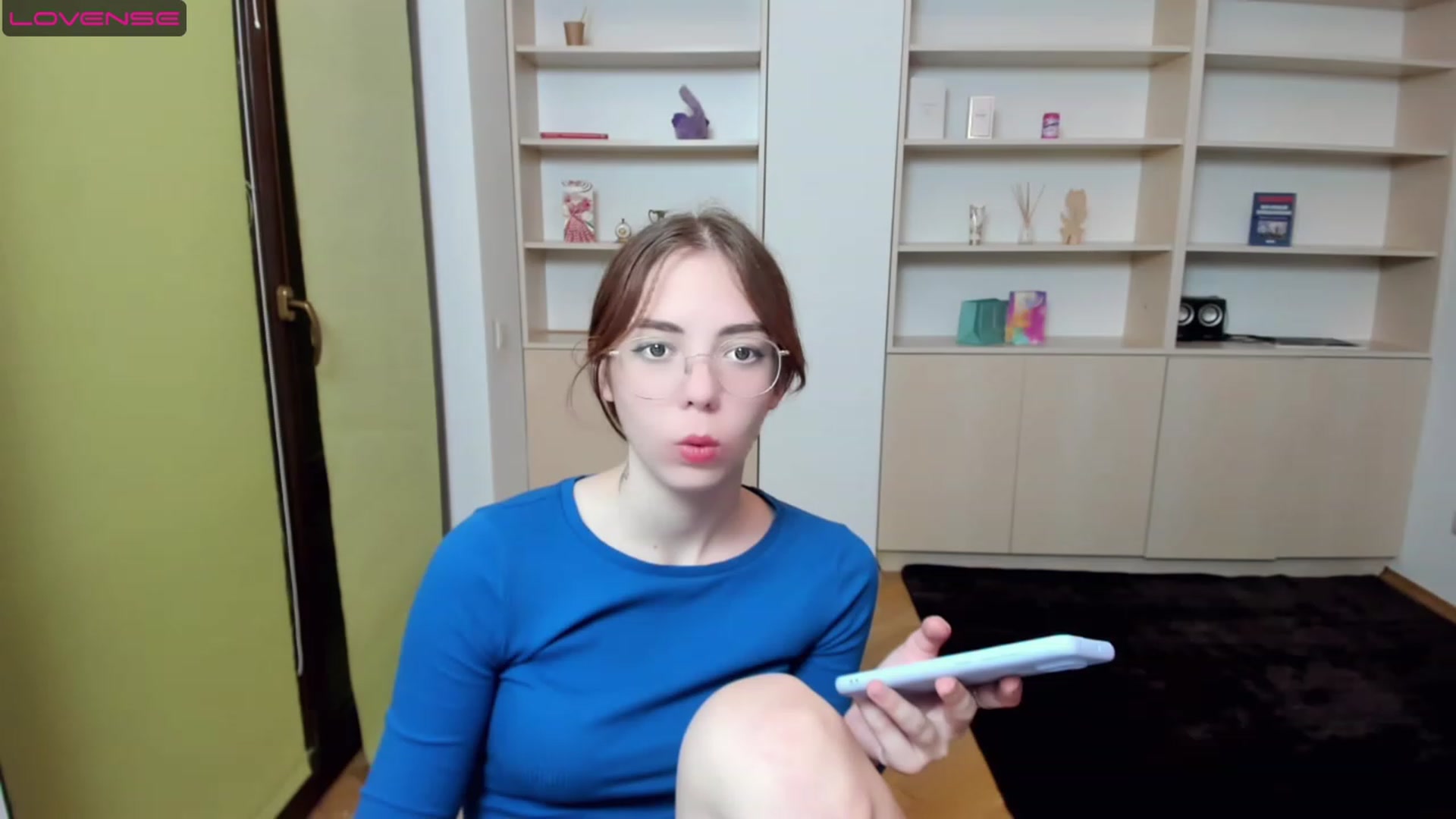 Gallery image thumbnail from KristinaRed's myfreecams stream on, 08/06/2023, 23:57 image 17 of 20