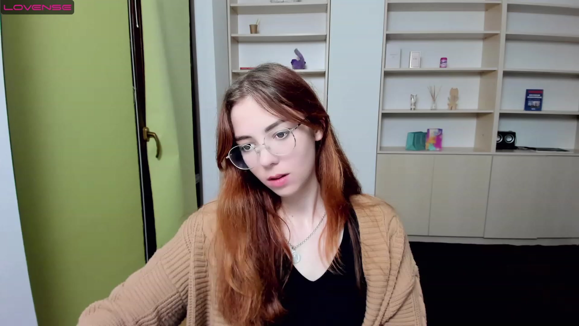 Gallery image thumbnail from KristinaRed's myfreecams stream on, 08/07/2023, 18:59 image 18 of 20