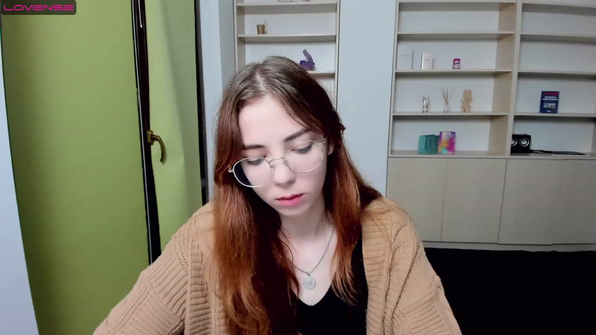 Gallery image thumbnail from KristinaRed's myfreecams stream on, 08/07/2023, 18:59 image 19 of 20