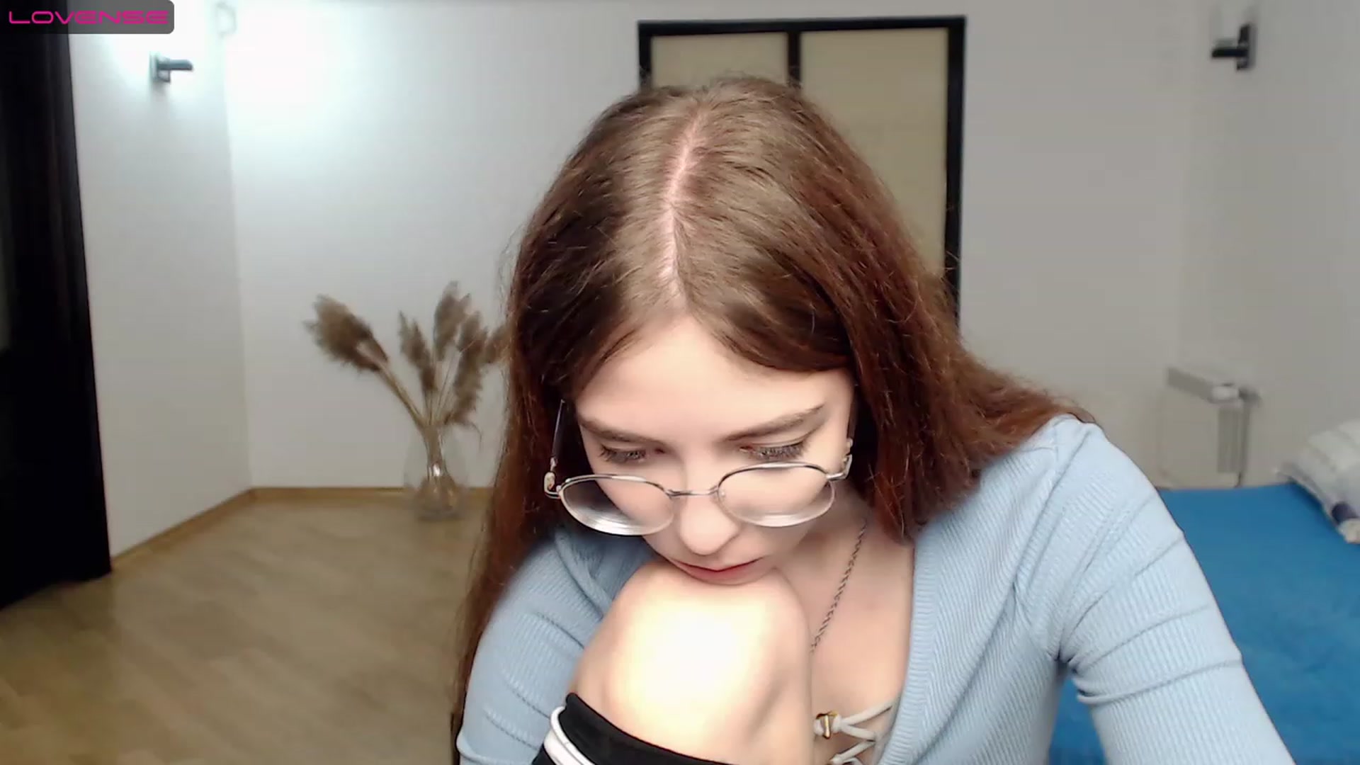 Gallery image thumbnail from KristinaRed's myfreecams stream on, 08/11/2023, 24:40 image 16 of 20