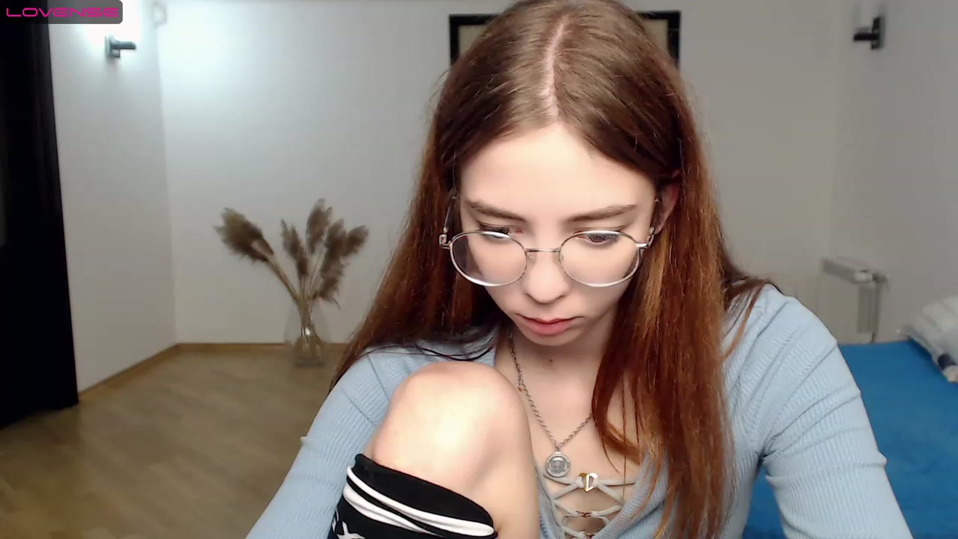 Gallery image thumbnail from KristinaRed's myfreecams stream on, 08/11/2023, 24:40 image 4 of 20