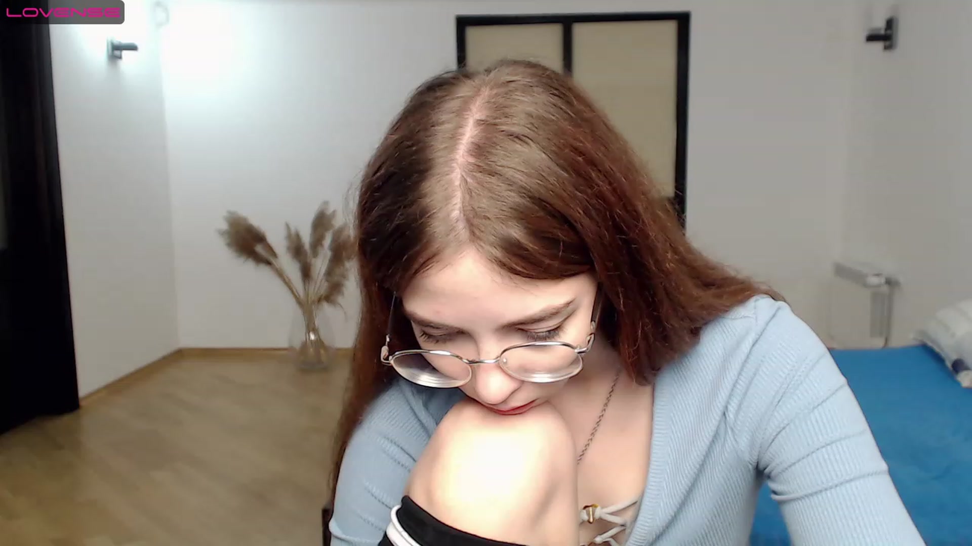 Gallery image thumbnail from KristinaRed's myfreecams stream on, 08/11/2023, 24:40 image 15 of 20