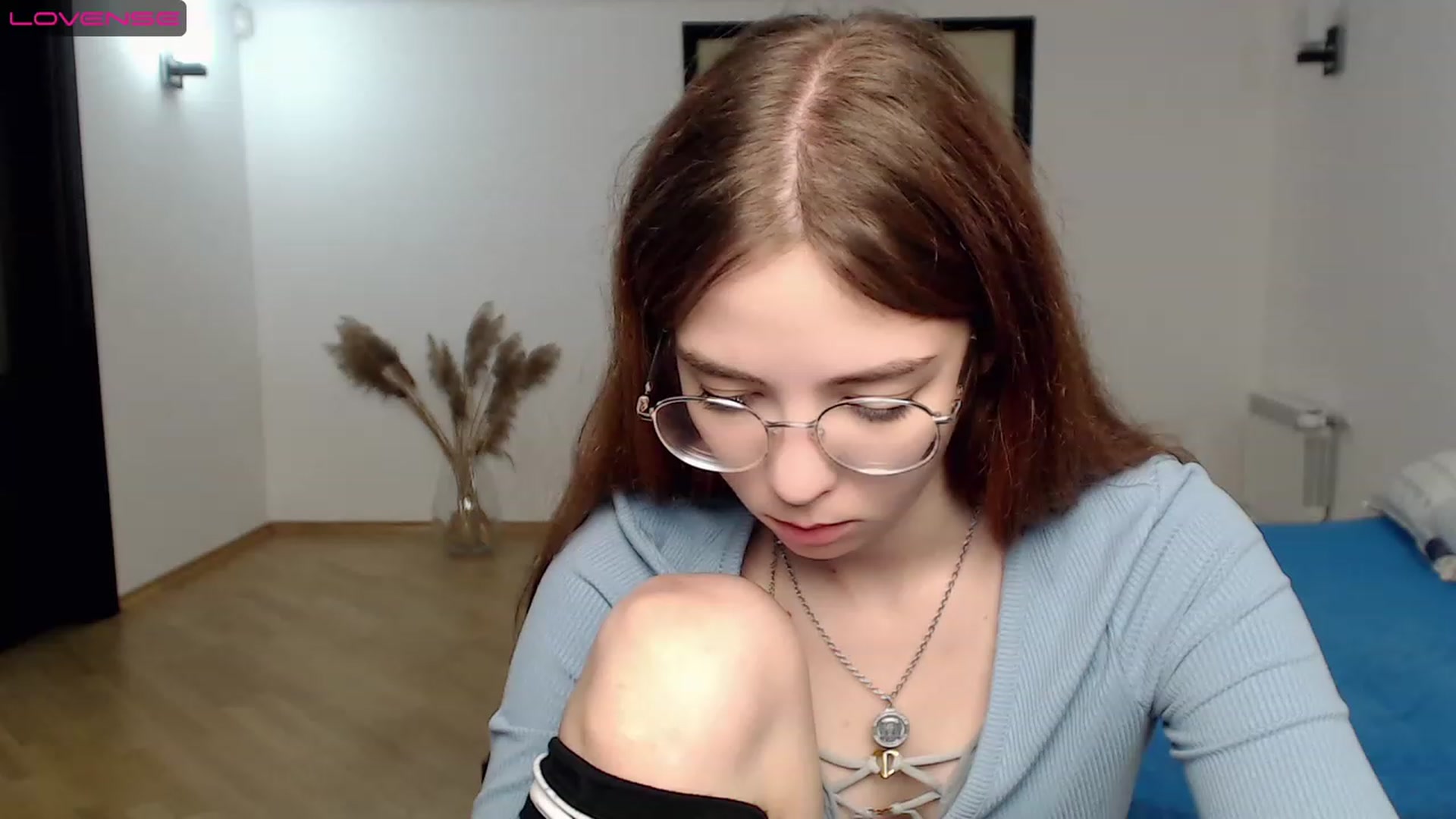 Gallery image thumbnail from KristinaRed's myfreecams stream on, 08/11/2023, 24:40 image 12 of 20