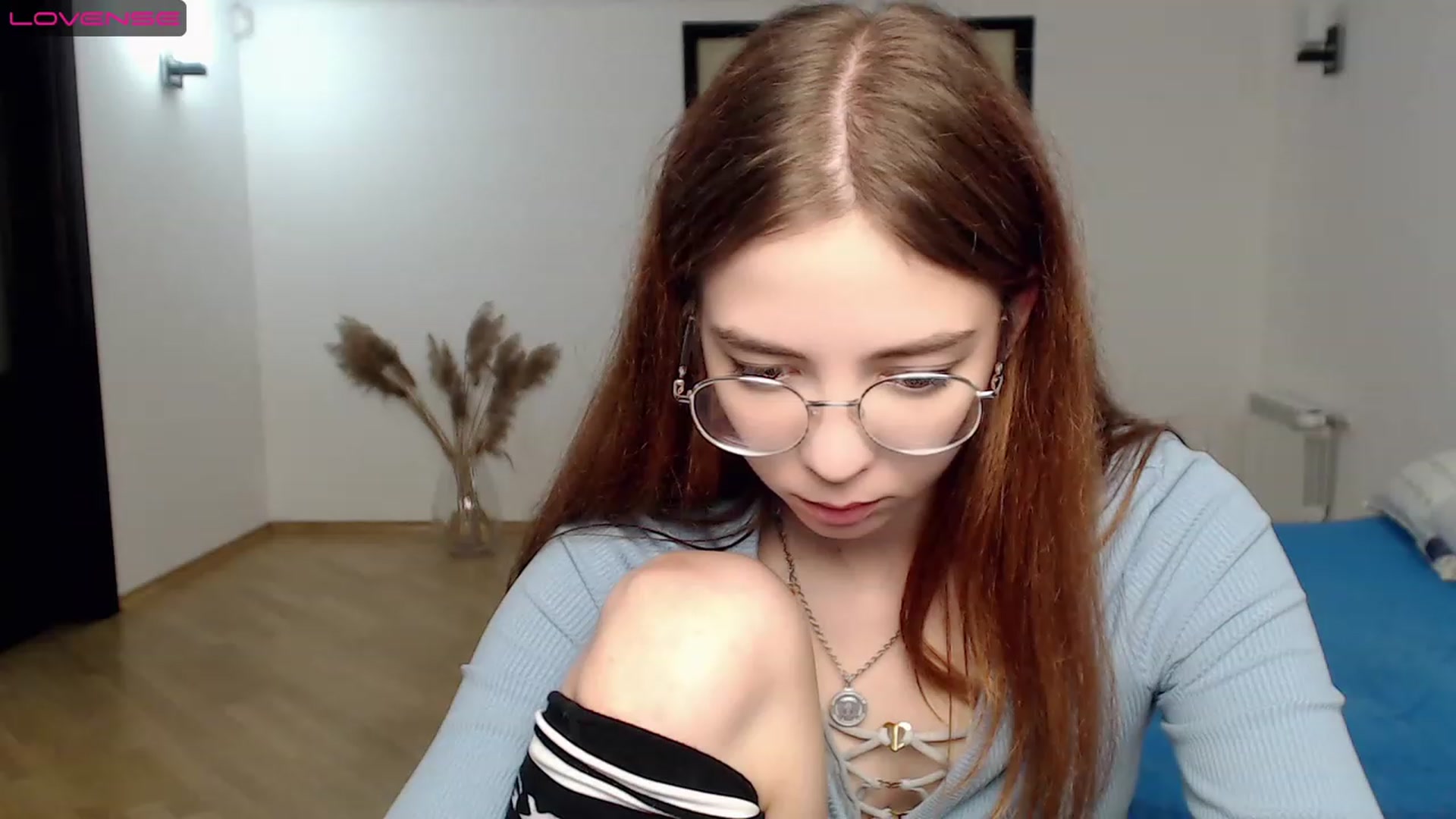 Gallery image thumbnail from KristinaRed's myfreecams stream on, 08/11/2023, 24:40 image 3 of 20