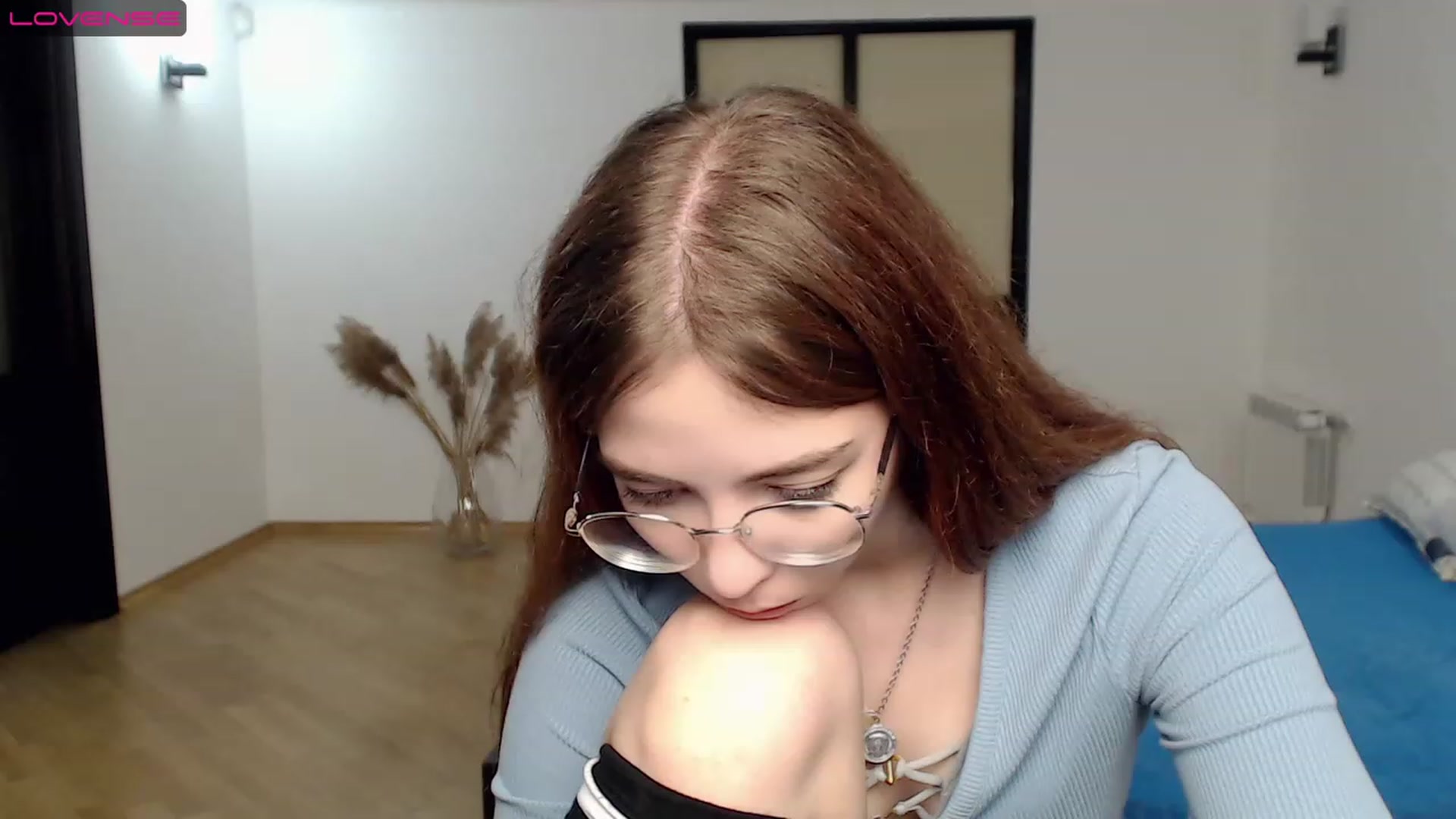 Gallery image thumbnail from KristinaRed's myfreecams stream on, 08/11/2023, 24:40 image 14 of 20
