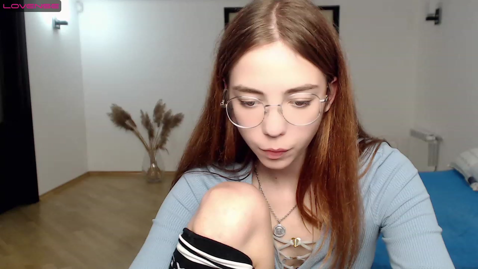 Gallery image thumbnail from KristinaRed's myfreecams stream on, 08/11/2023, 24:40 image 1 of 20