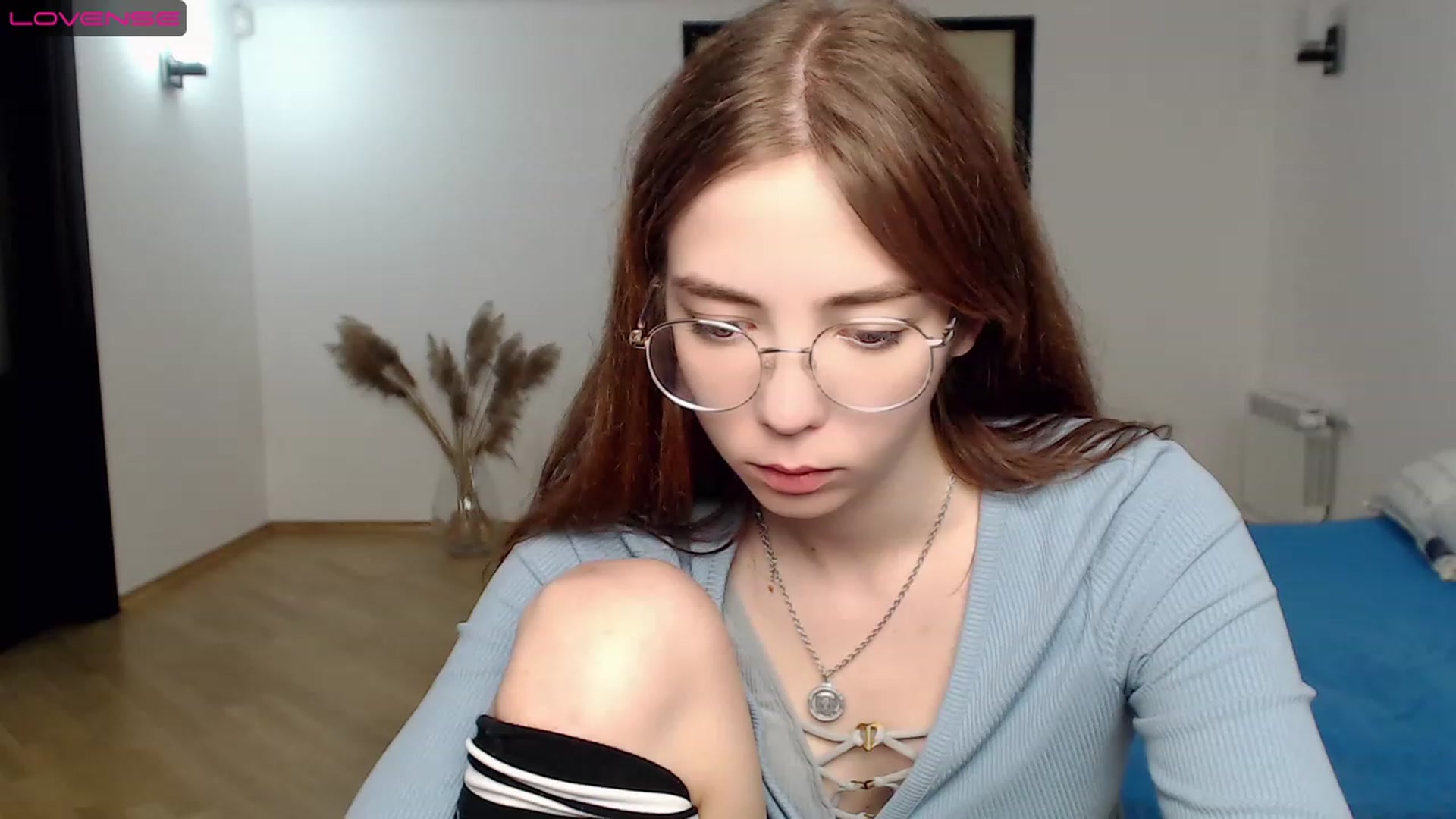 Gallery image thumbnail from KristinaRed's myfreecams stream on, 08/11/2023, 24:40 image 7 of 20