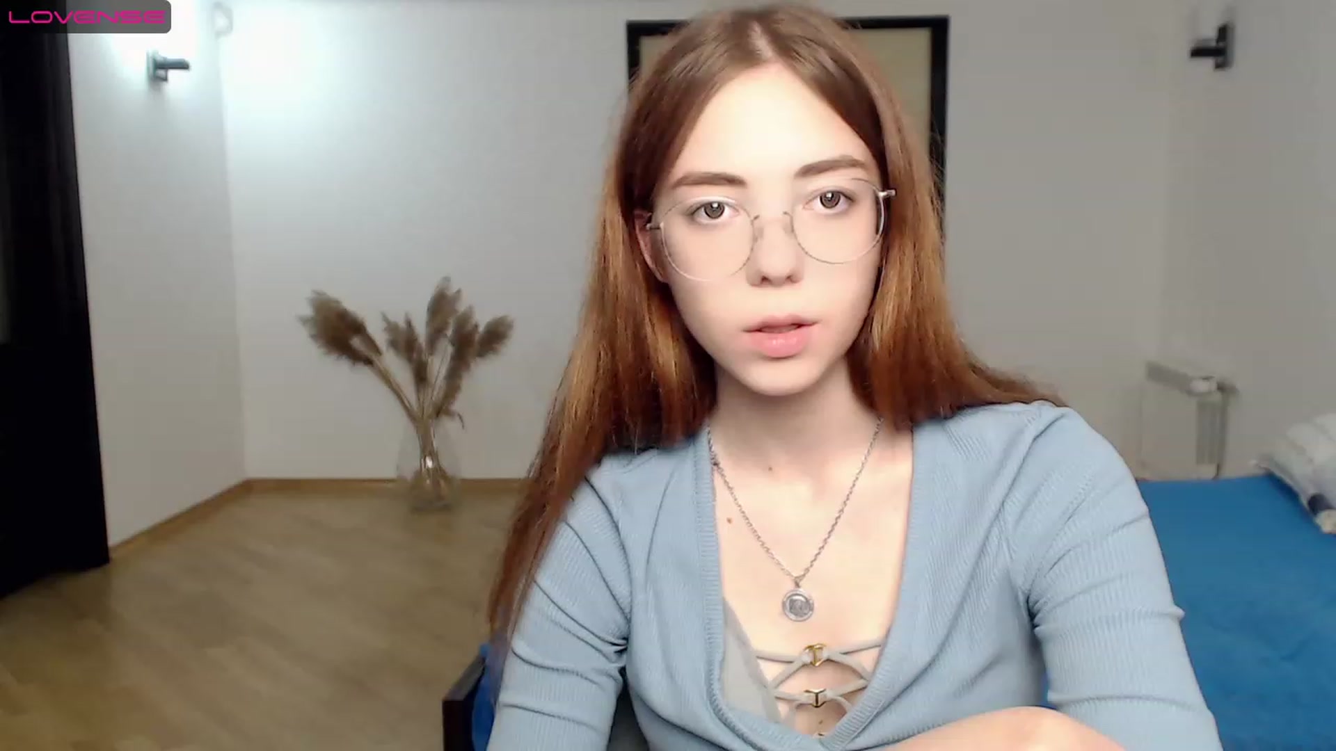 Gallery image thumbnail from KristinaRed's myfreecams stream on, 08/11/2023, 24:40 image 18 of 20