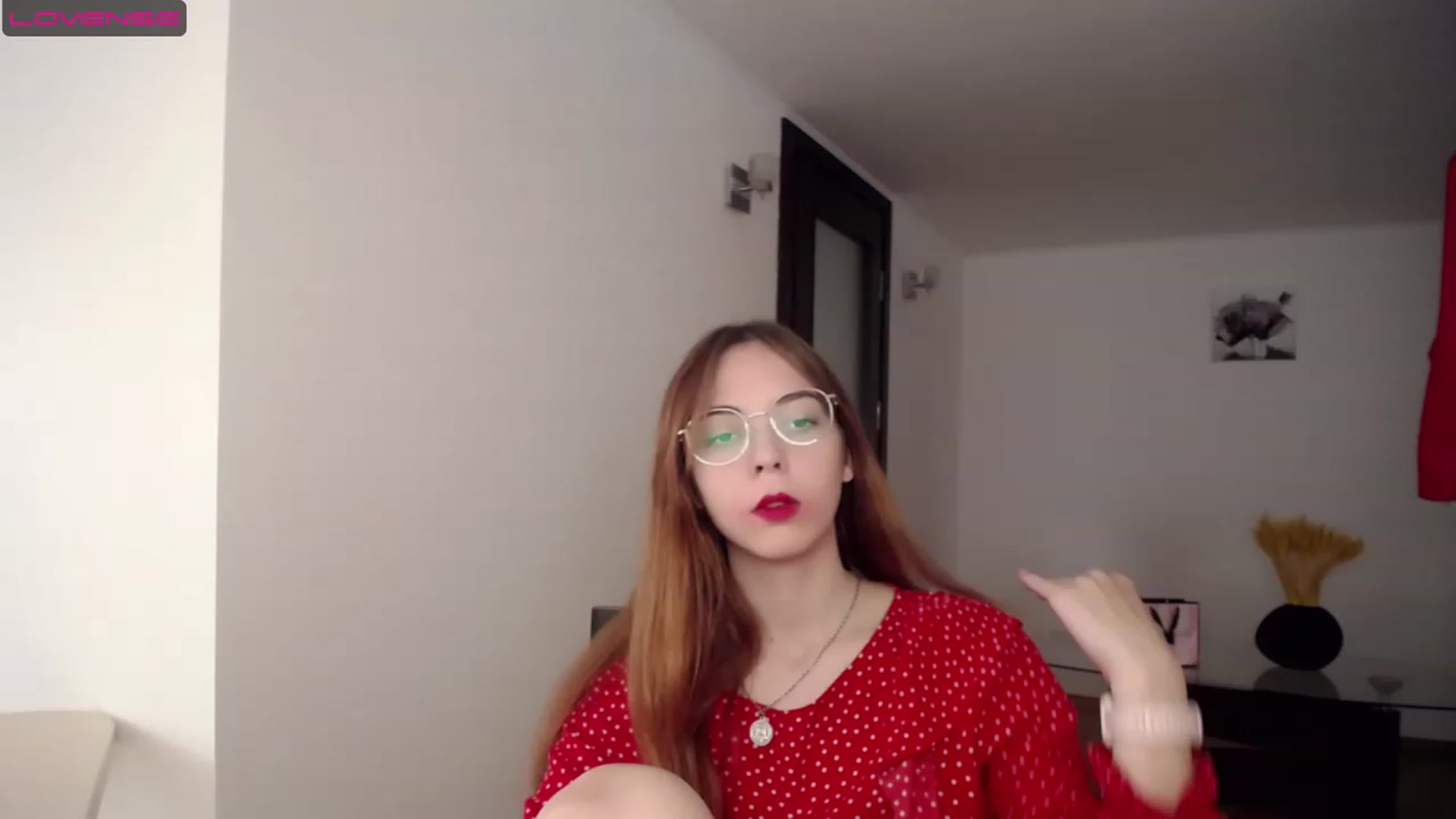 Gallery image thumbnail from KristinaRed's myfreecams stream on, 08/11/2023, 15:13 image 19 of 20