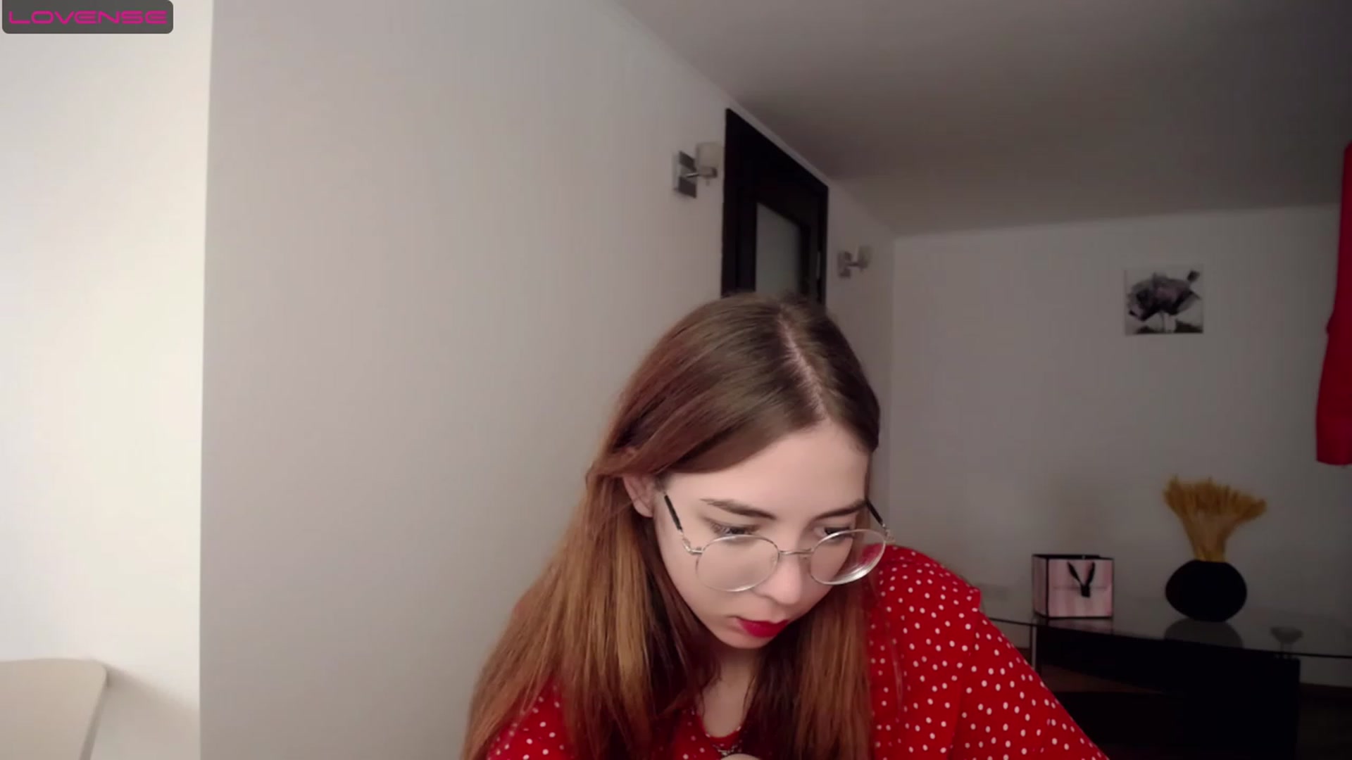 Gallery image thumbnail from KristinaRed's myfreecams stream on, 08/11/2023, 15:13 image 16 of 20