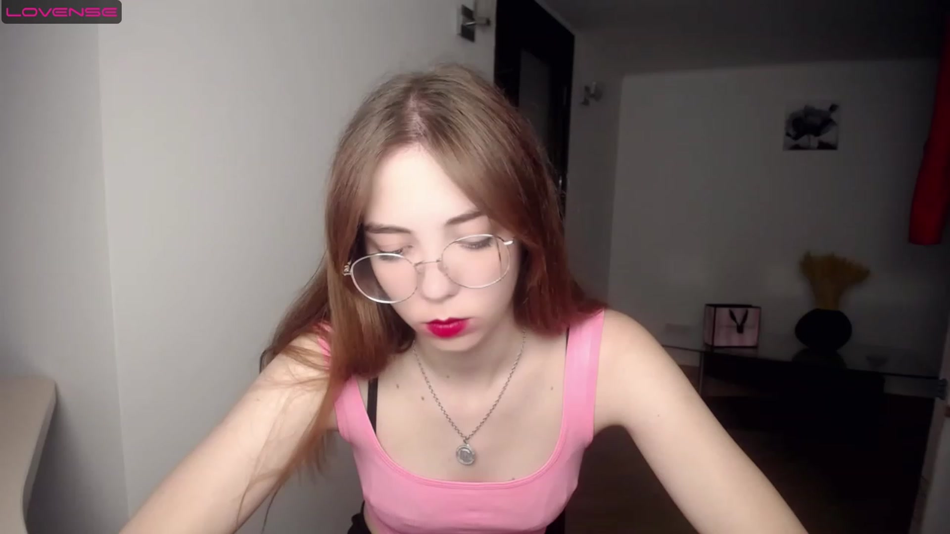 Gallery image thumbnail from KristinaRed's myfreecams stream on, 08/11/2023, 17:17 image 18 of 20