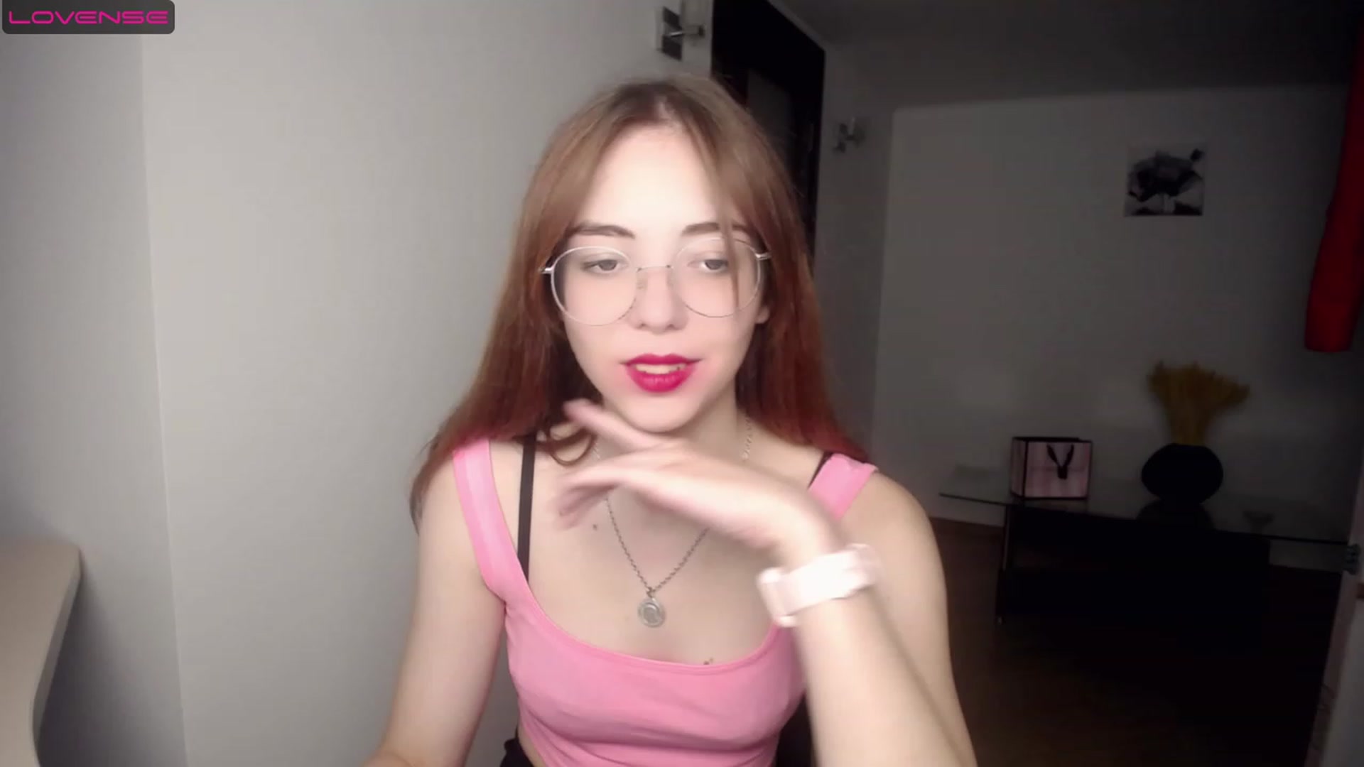 Gallery image thumbnail from KristinaRed's myfreecams stream on, 08/11/2023, 17:17 image 17 of 20