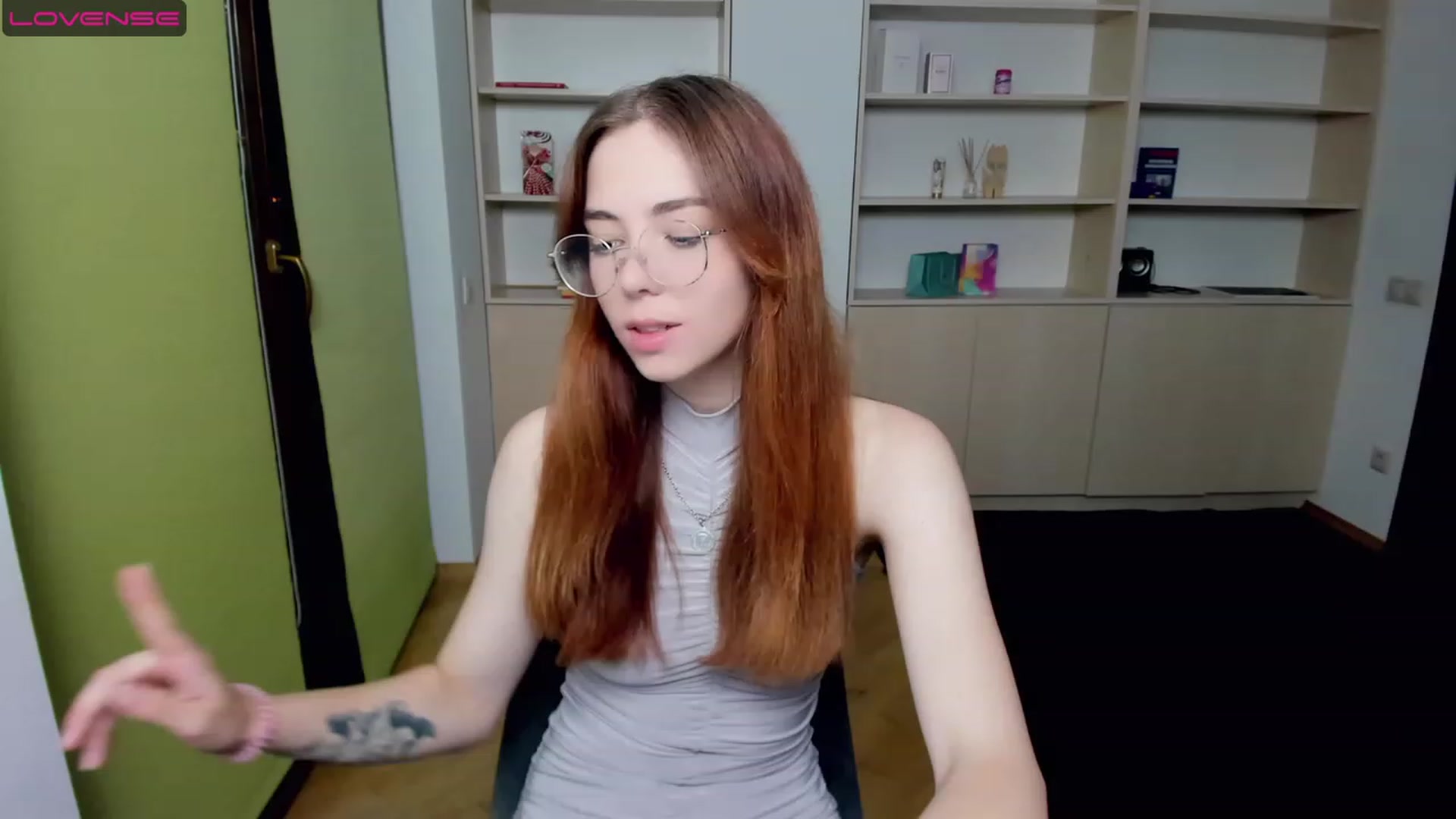 Gallery image thumbnail from KristinaRed's myfreecams stream on, 08/15/2023, 24:00 image 12 of 20