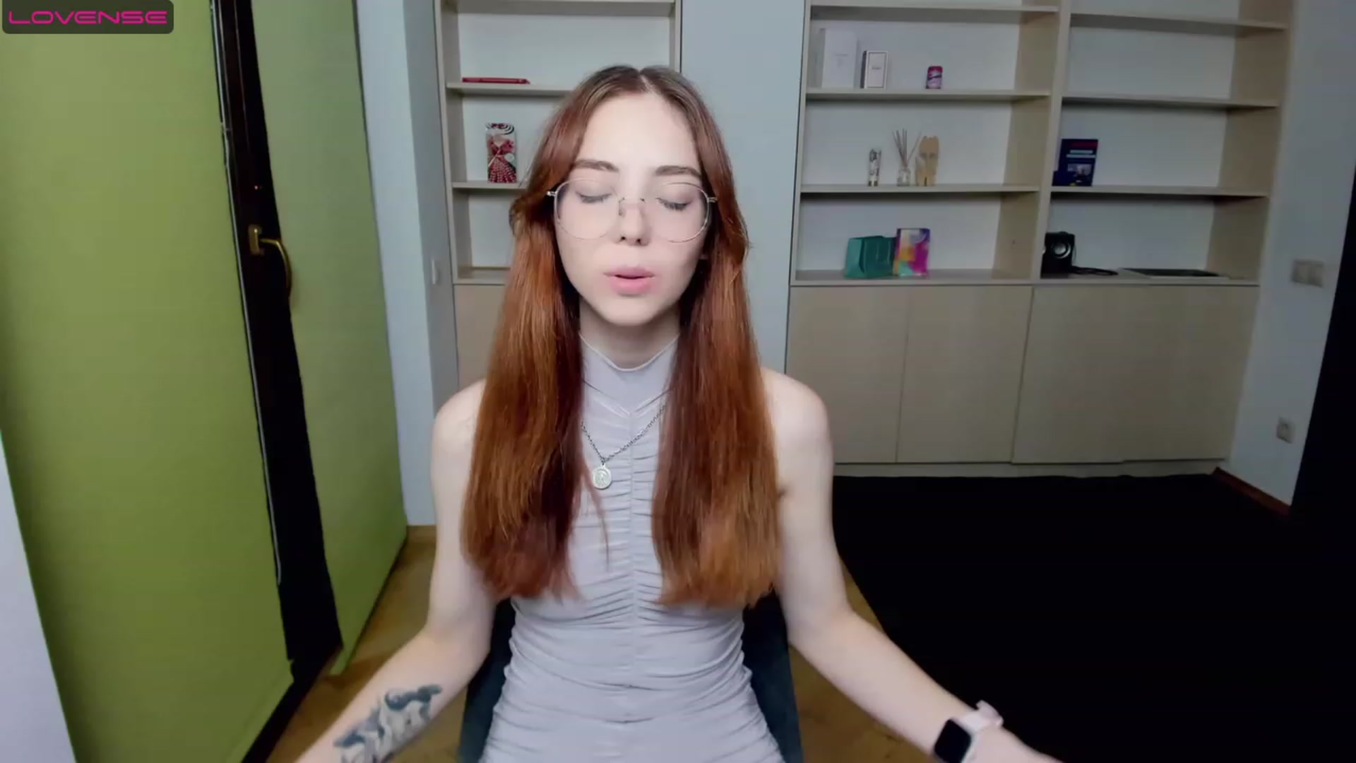 Gallery image thumbnail from KristinaRed's myfreecams stream on, 08/15/2023, 24:00 image 16 of 20
