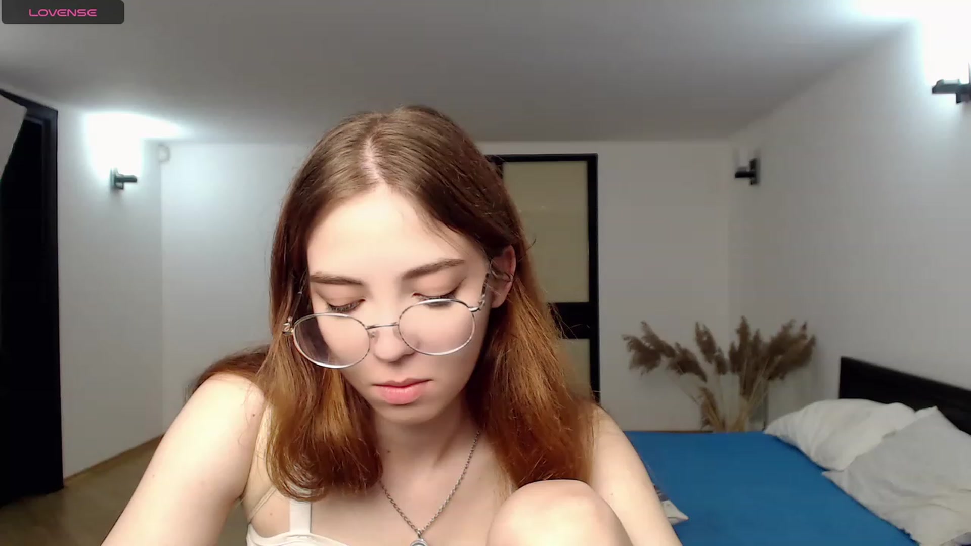 Gallery image thumbnail from KristinaRed's myfreecams stream on, 08/16/2023, 20:12 image 12 of 20
