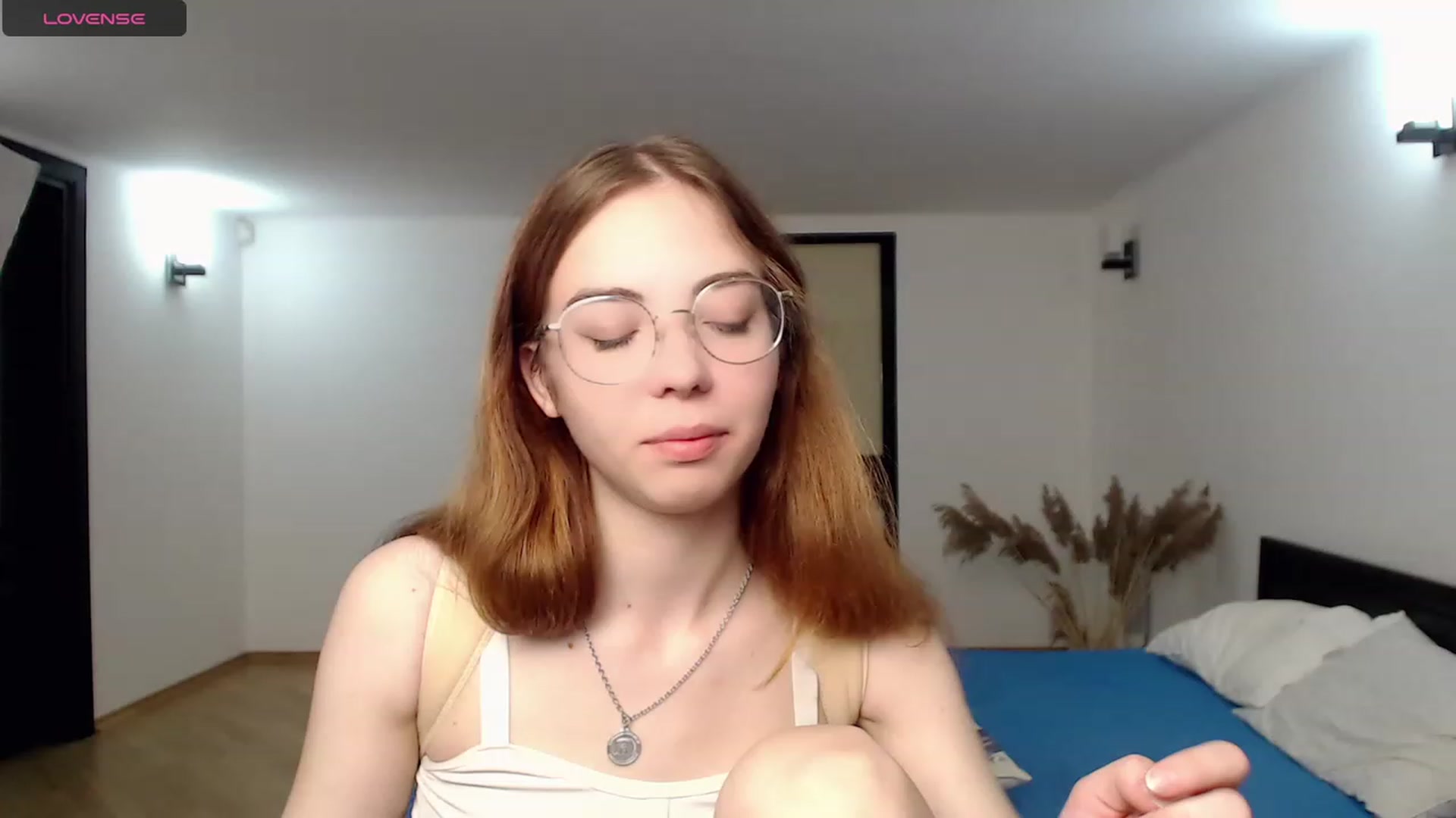 Gallery image thumbnail from KristinaRed's myfreecams stream on, 08/16/2023, 20:12 image 2 of 20