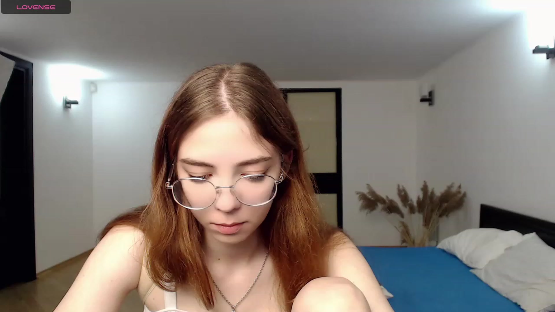 Gallery image thumbnail from KristinaRed's myfreecams stream on, 08/16/2023, 20:12 image 14 of 20