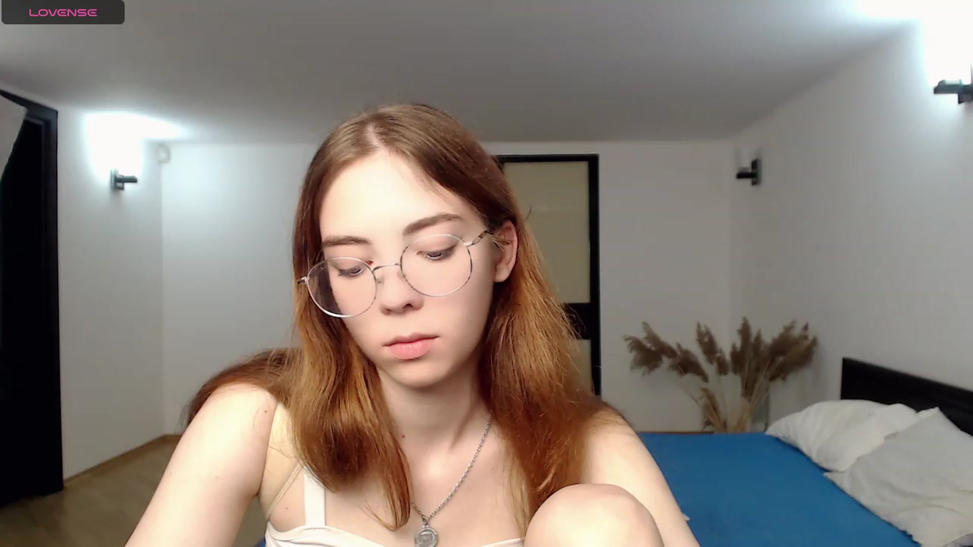 Gallery image thumbnail from KristinaRed's myfreecams stream on, 08/16/2023, 20:12 image 15 of 20