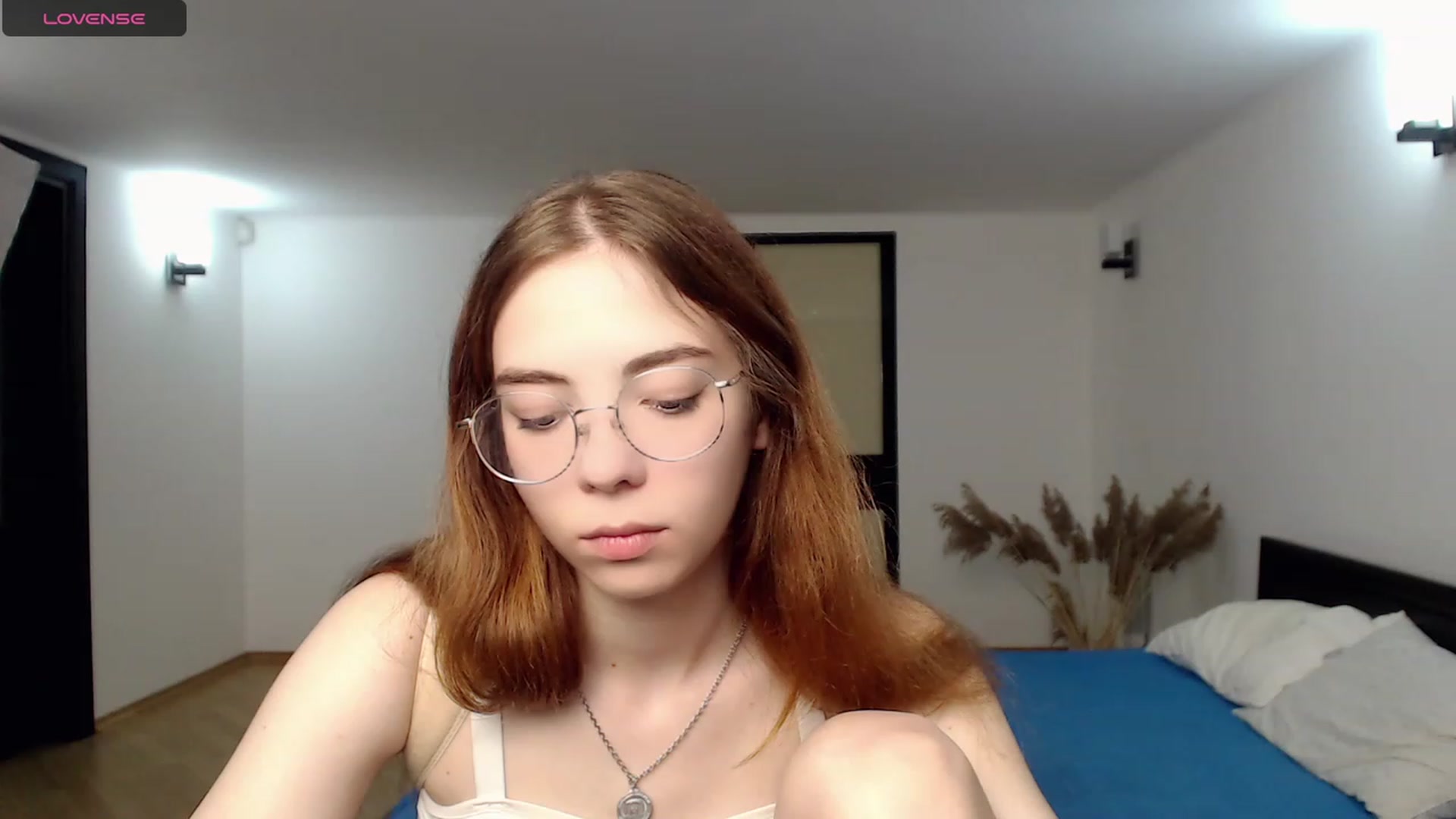 Gallery image thumbnail from KristinaRed's myfreecams stream on, 08/16/2023, 20:12 image 3 of 20
