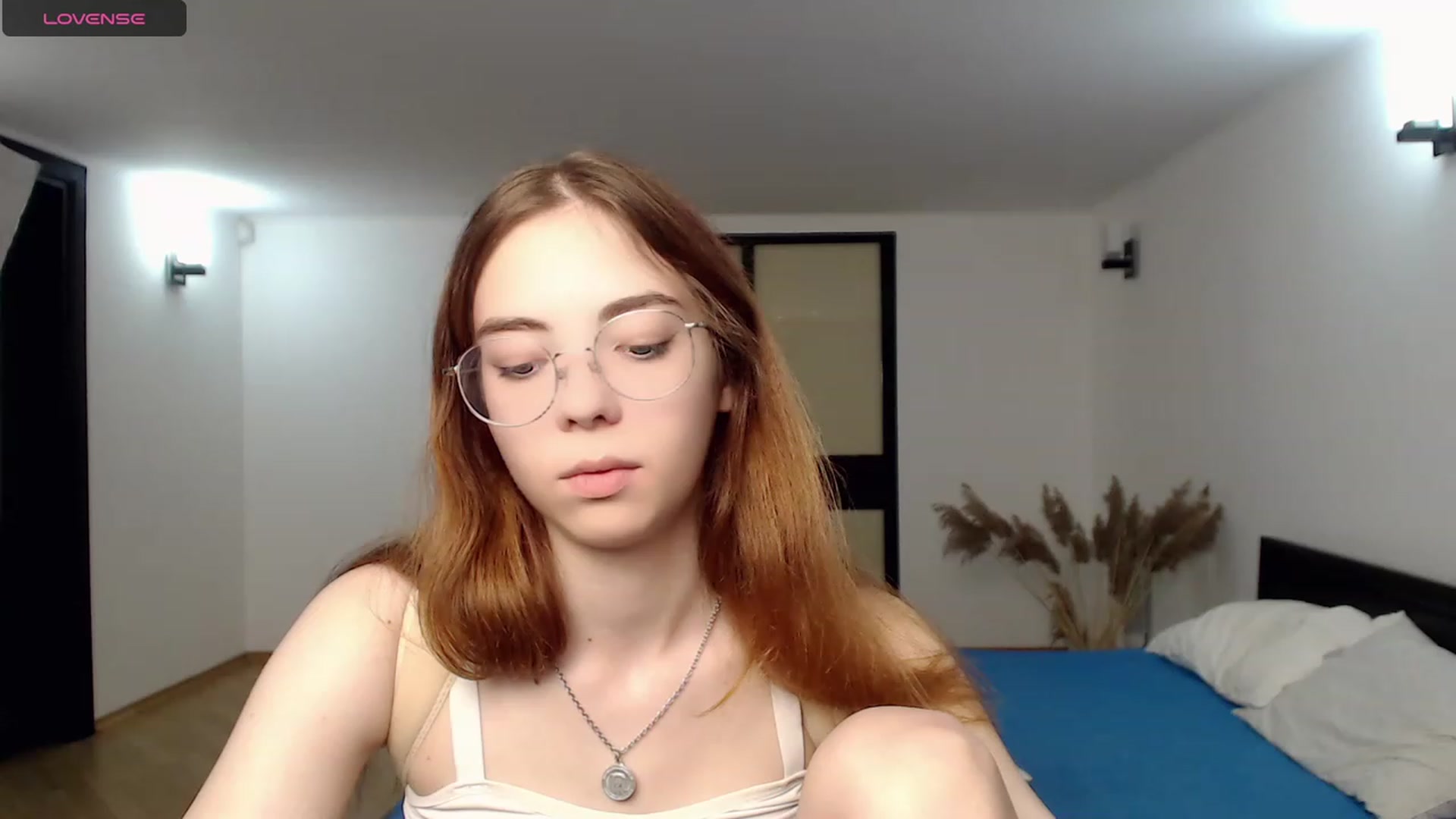 Gallery image thumbnail from KristinaRed's myfreecams stream on, 08/16/2023, 20:12 image 6 of 20