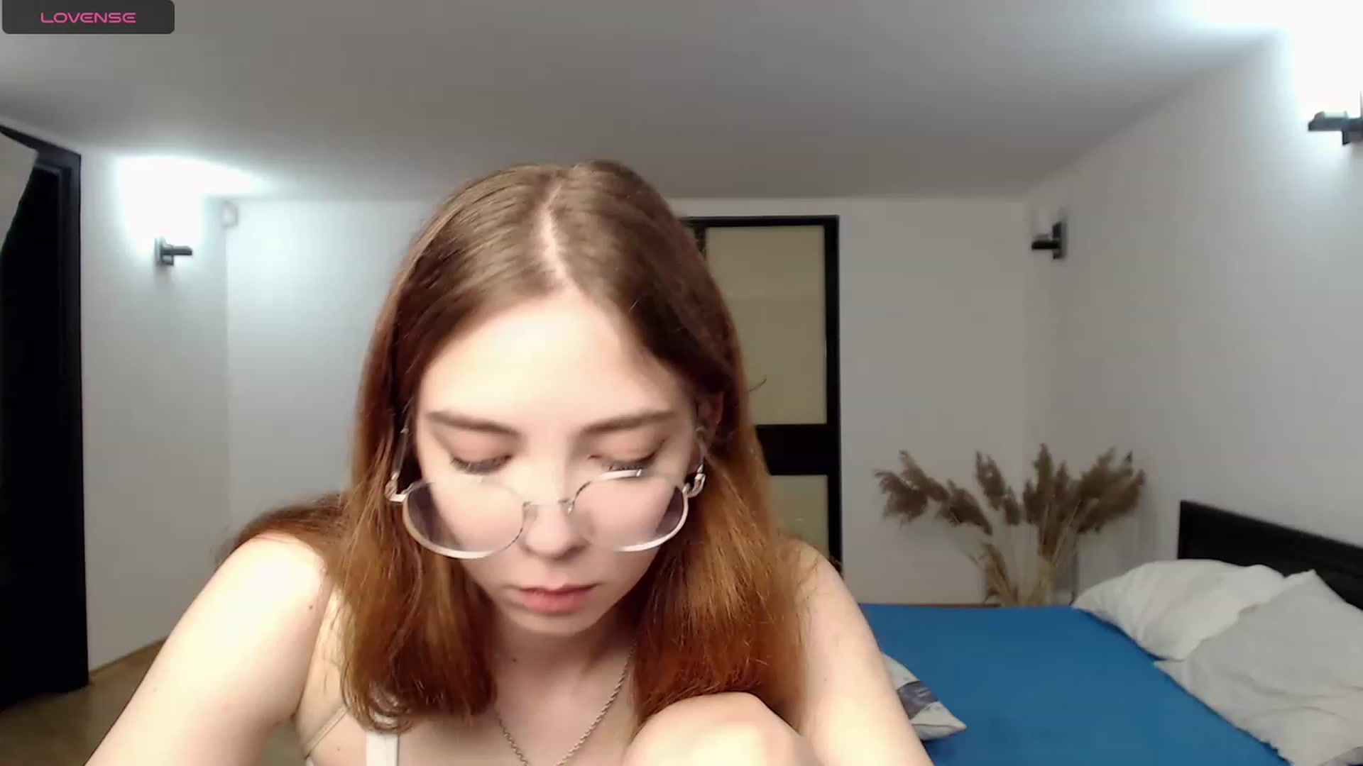 Gallery image thumbnail from KristinaRed's myfreecams stream on, 08/16/2023, 20:12 image 10 of 20