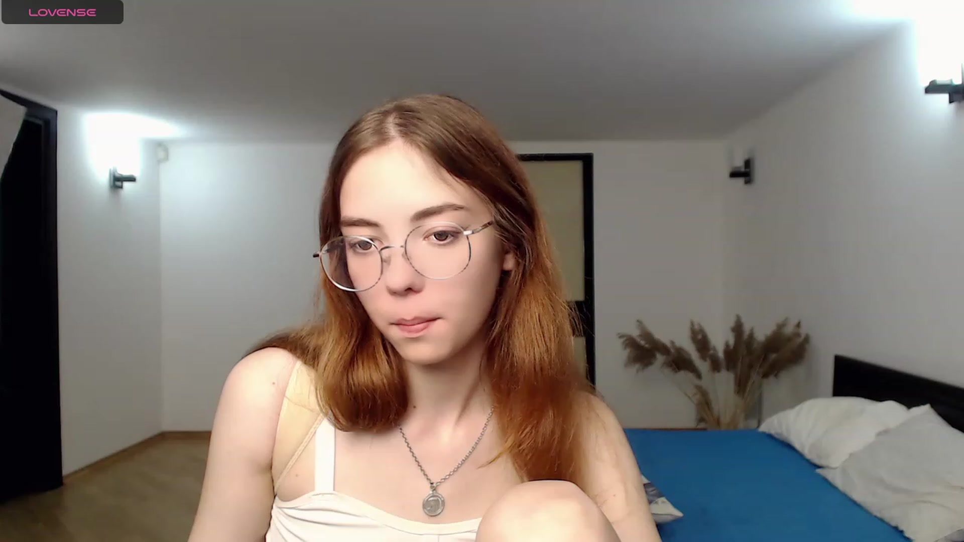 Gallery image thumbnail from KristinaRed's myfreecams stream on, 08/16/2023, 20:12 image 7 of 20