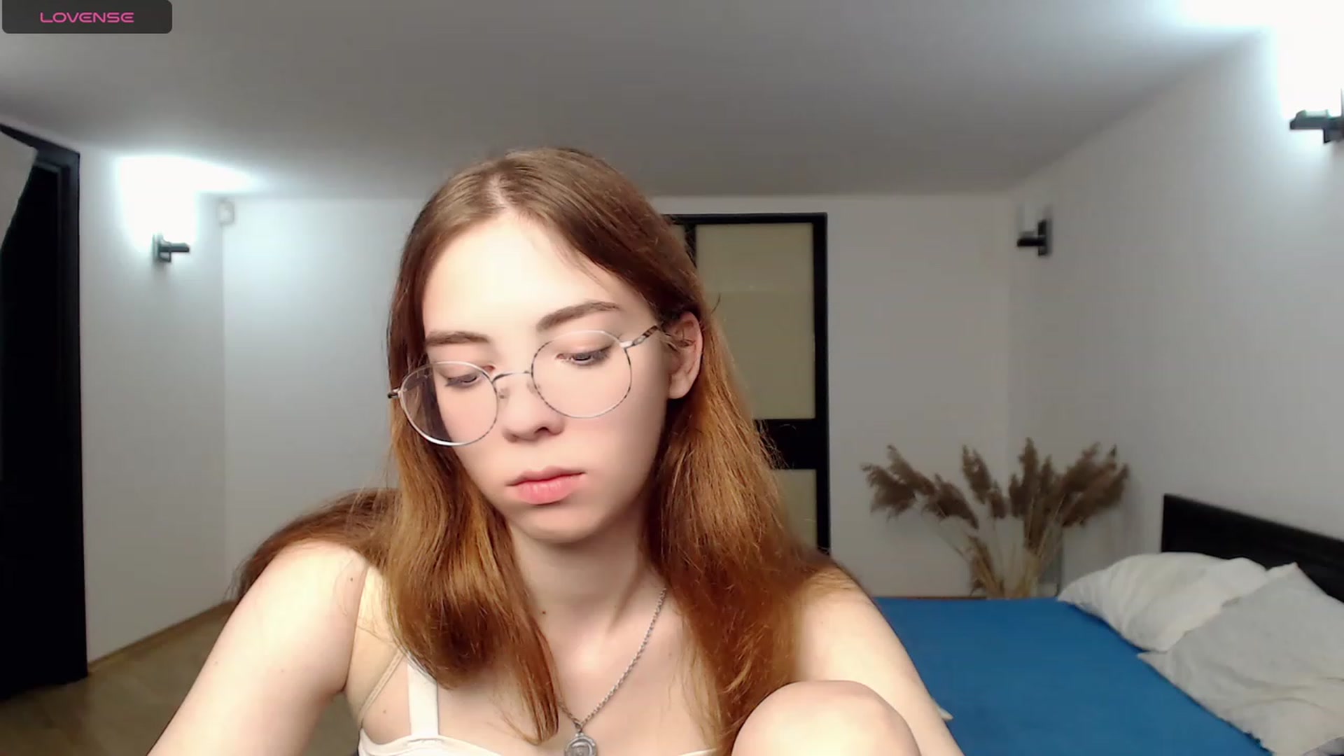 Gallery image thumbnail from KristinaRed's myfreecams stream on, 08/16/2023, 20:12 image 16 of 20