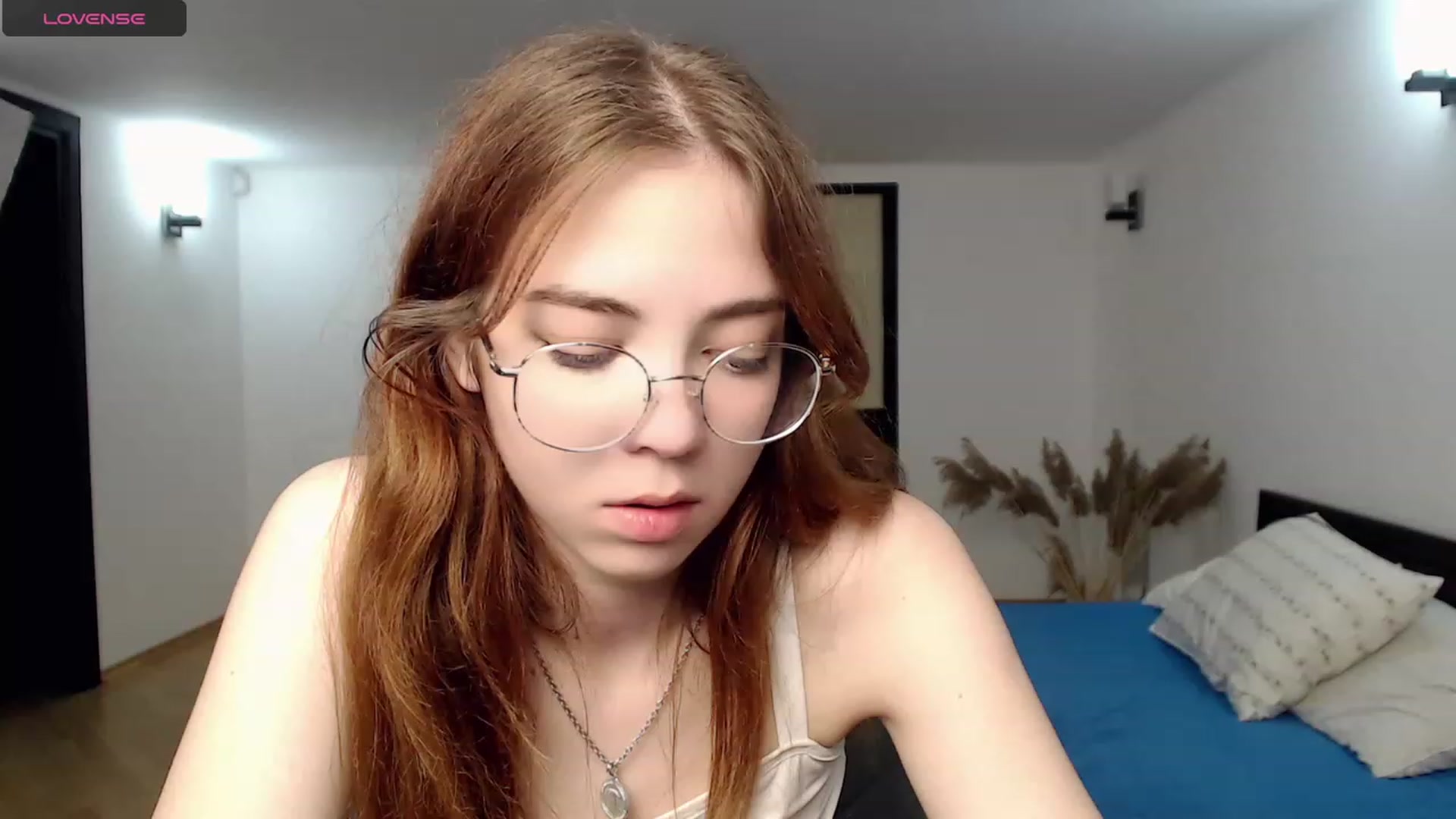 Gallery image thumbnail from KristinaRed's myfreecams stream on, 08/16/2023, 23:30 image 19 of 20