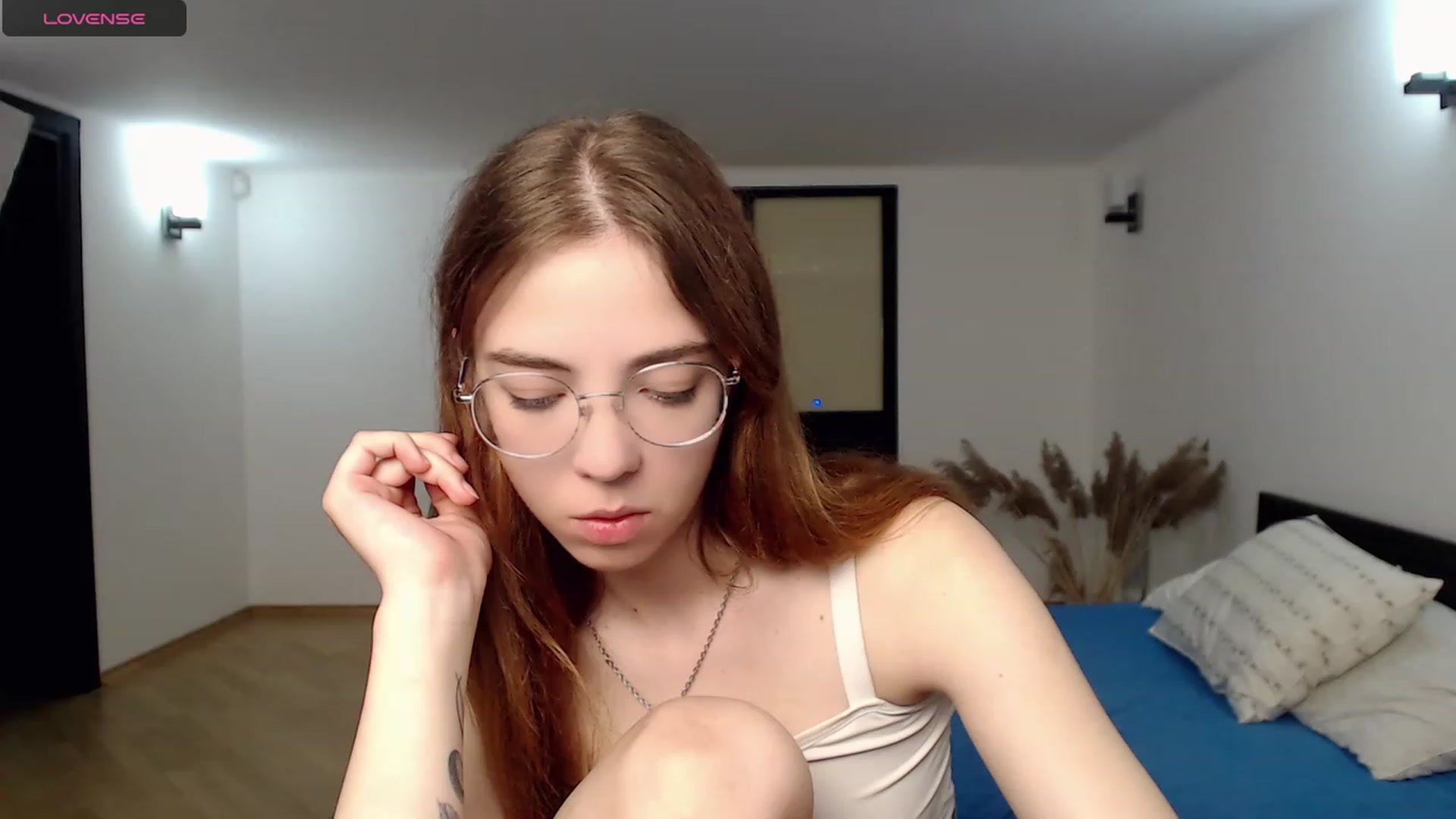 Gallery image thumbnail from KristinaRed's myfreecams stream on, 08/16/2023, 23:30 image 9 of 20