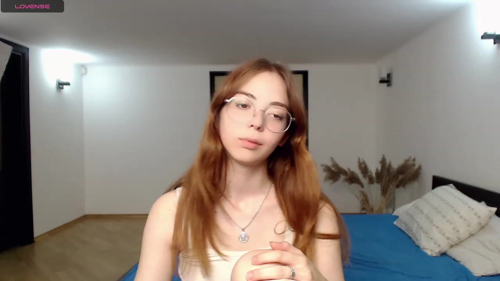 Gallery image thumbnail from KristinaRed's myfreecams stream on, 08/17/2023, 24:27 image 2 of 20