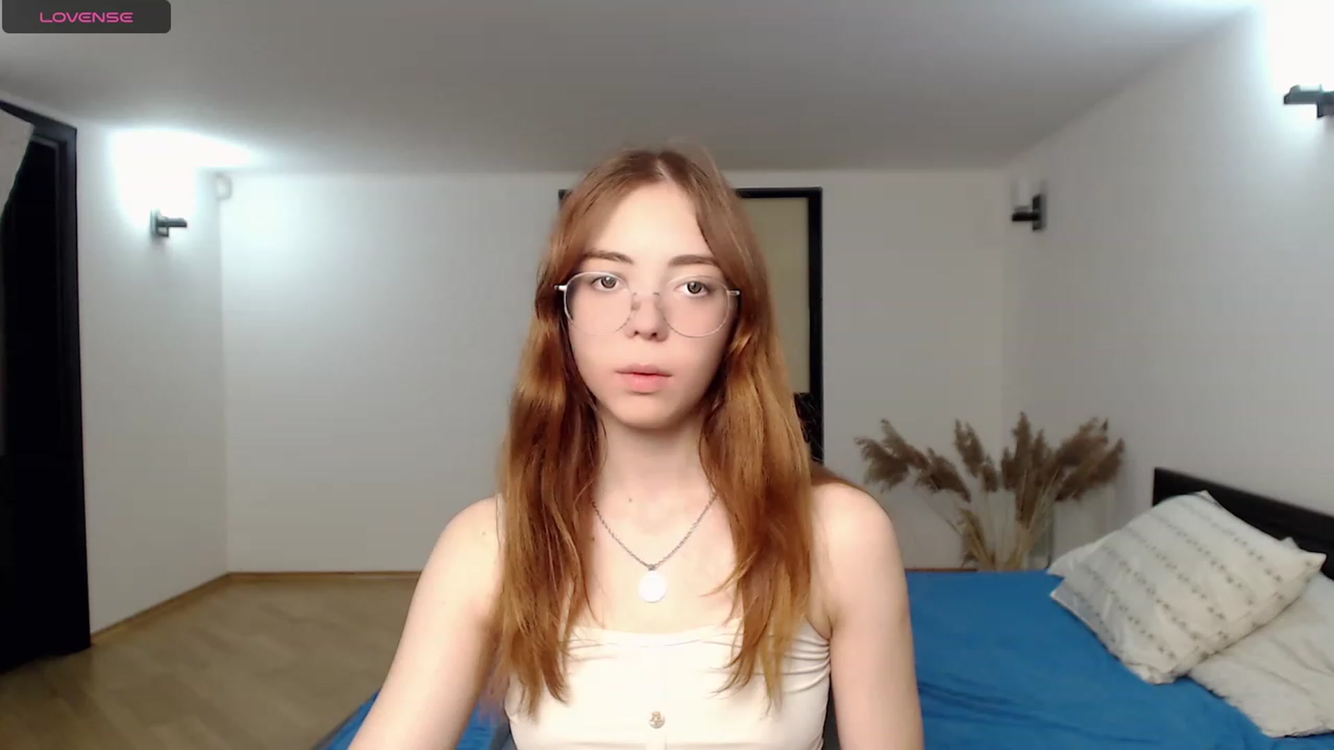 Gallery image thumbnail from KristinaRed's myfreecams stream on, 08/17/2023, 24:27 image 10 of 20