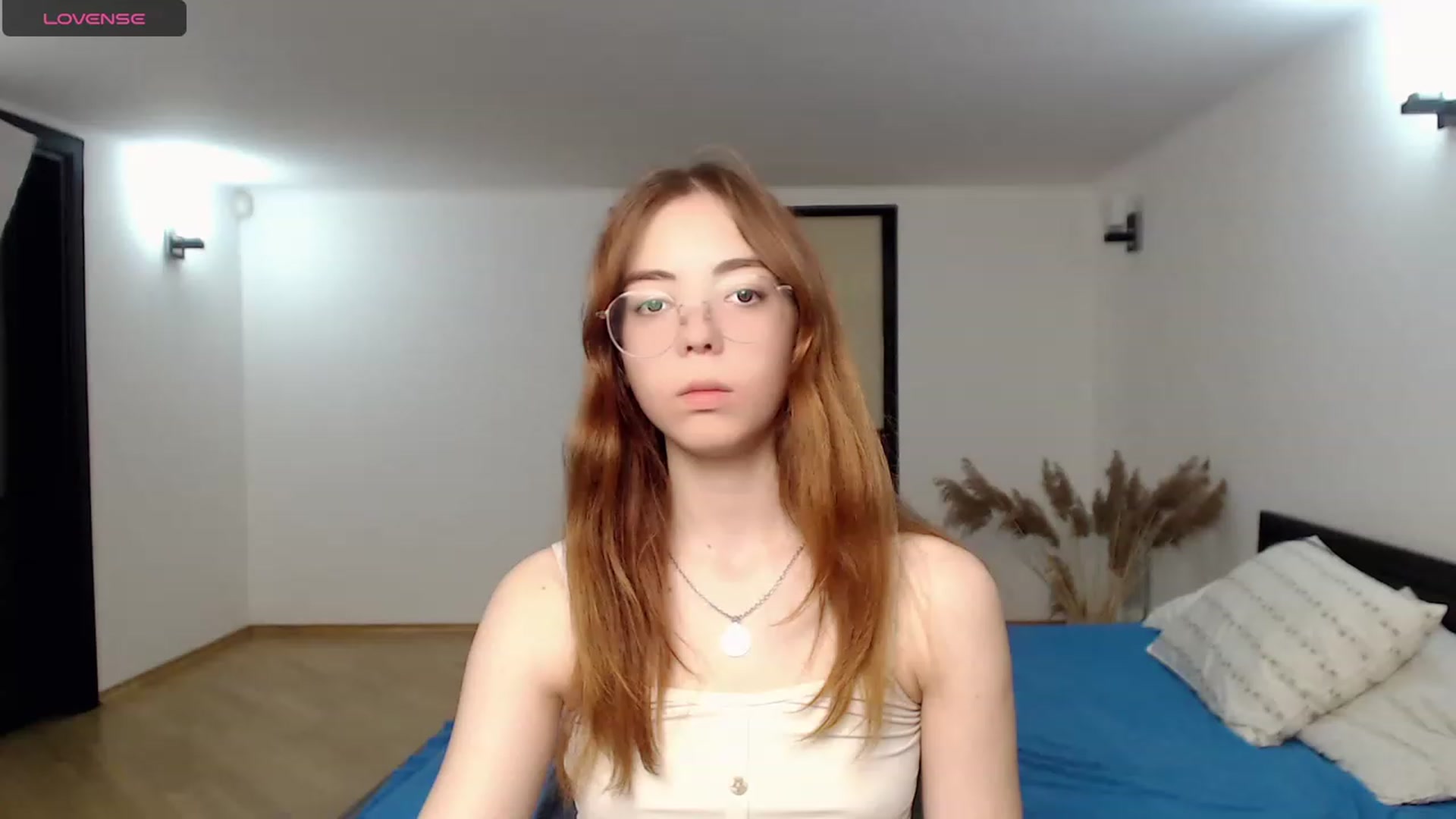 Gallery image thumbnail from KristinaRed's myfreecams stream on, 08/17/2023, 24:27 image 11 of 20