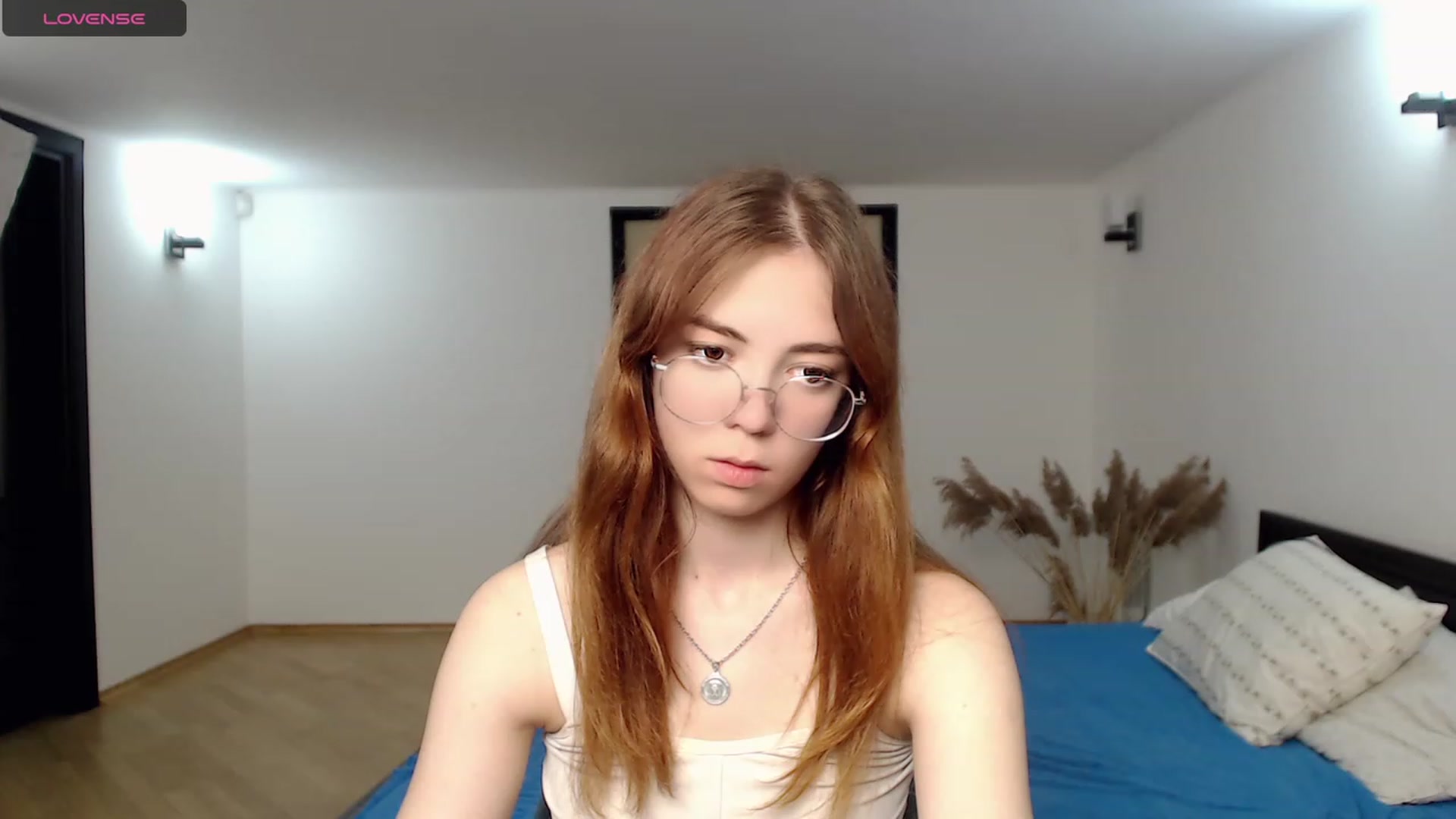 Gallery image thumbnail from KristinaRed's myfreecams stream on, 08/17/2023, 24:27 image 8 of 20