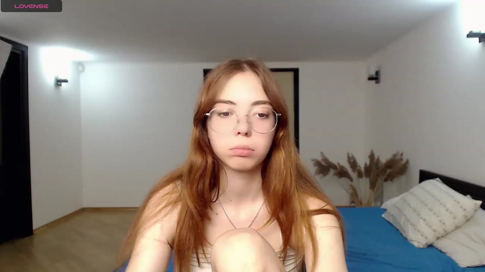 Gallery image thumbnail from KristinaRed's myfreecams stream on, 08/17/2023, 24:27 image 1 of 20